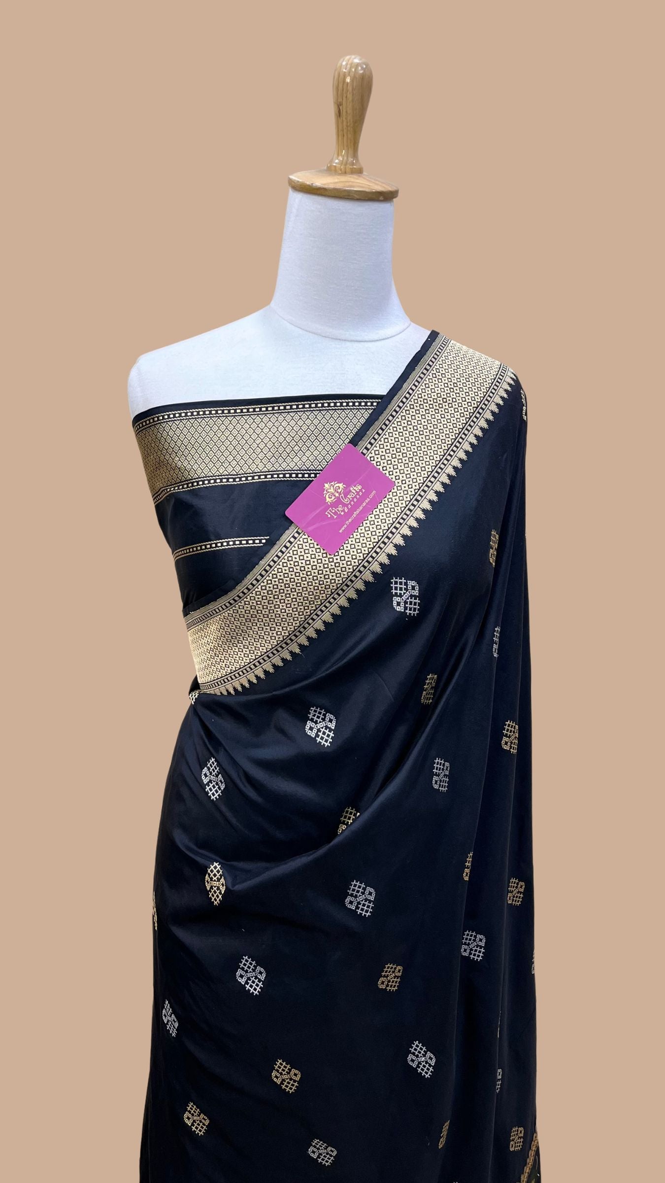 Pure Katan Silk Handloom Banarasi Saree - with kadhua sona rupa motifs