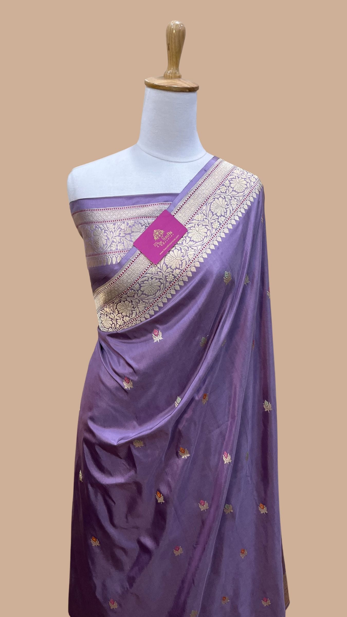 Pure Katan Silk Handloom Banarasi Saree - with kadhua motifs