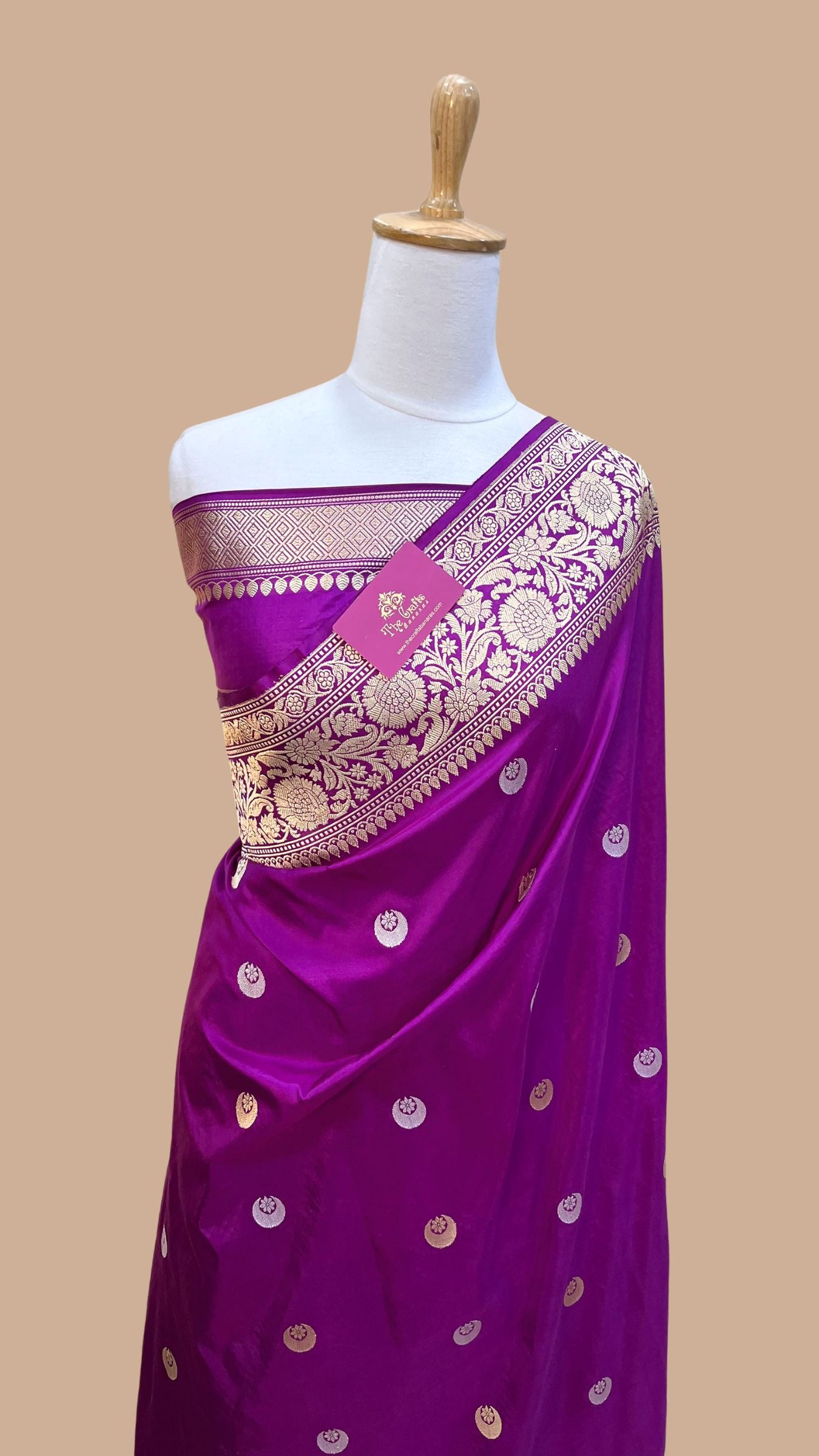 Pure Katan Silk Handloom Banarasi Saree - with kadhua motifs