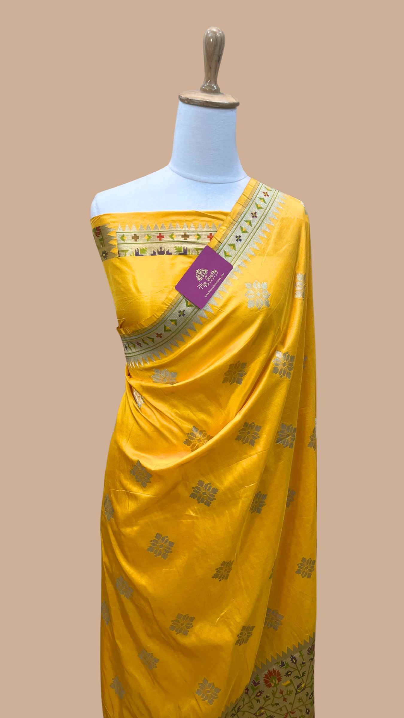Pure Katan Silk Handloom Banarasi Saree - kadhua motifs with paithani meenakari border