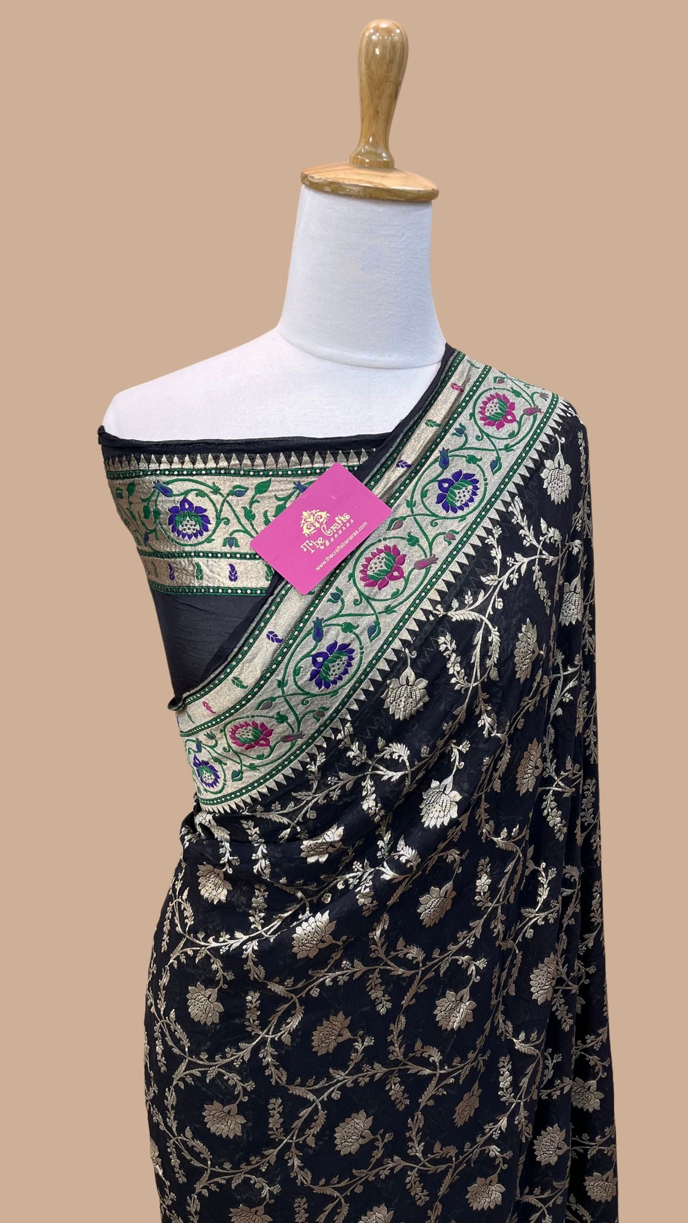 Pure Georgette Handloom Banarasi Saree - Gold zari with meenakari