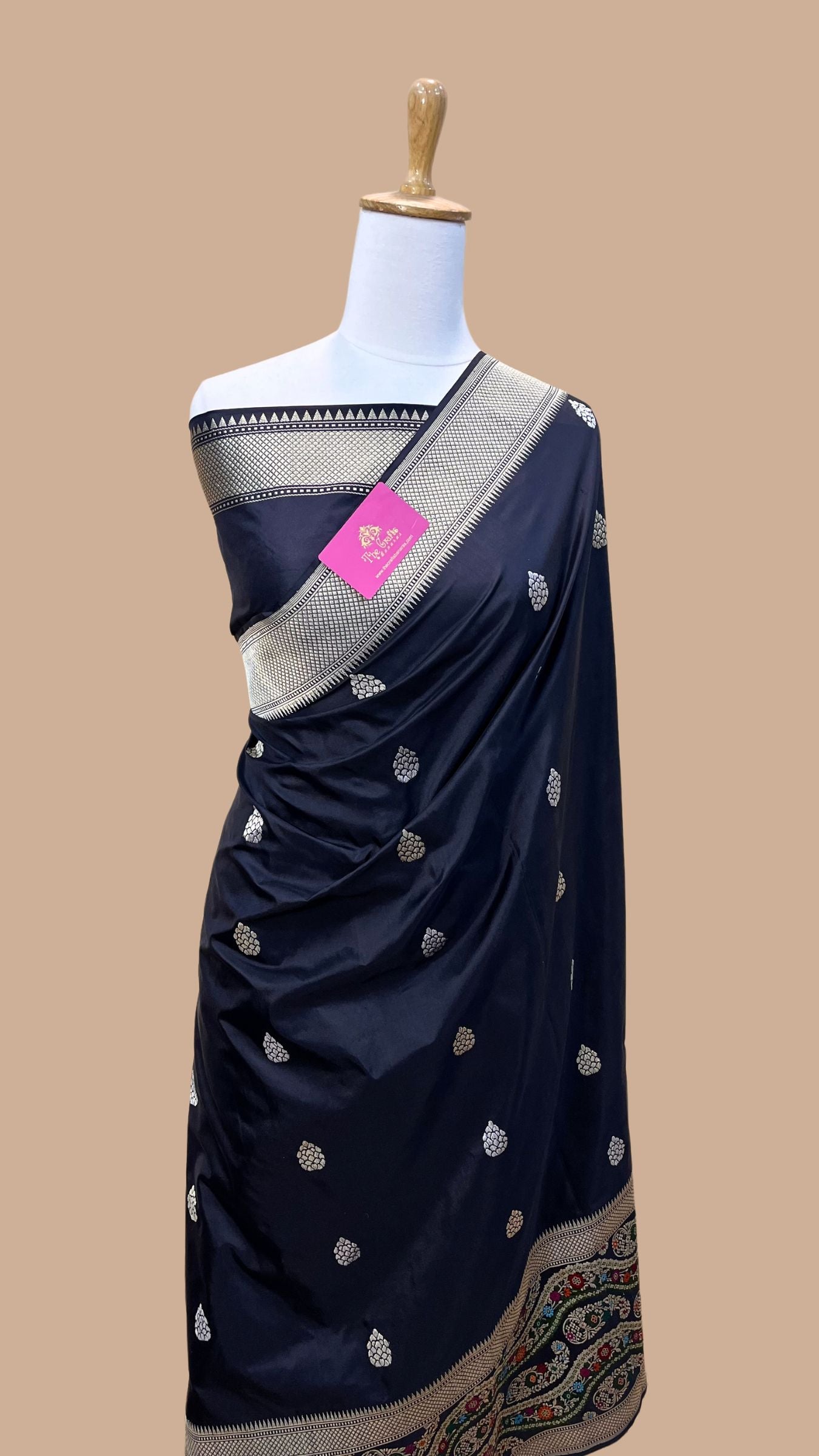 Pure Katan Silk Handloom Banarasi Saree - with kadhua sona rupa motifs