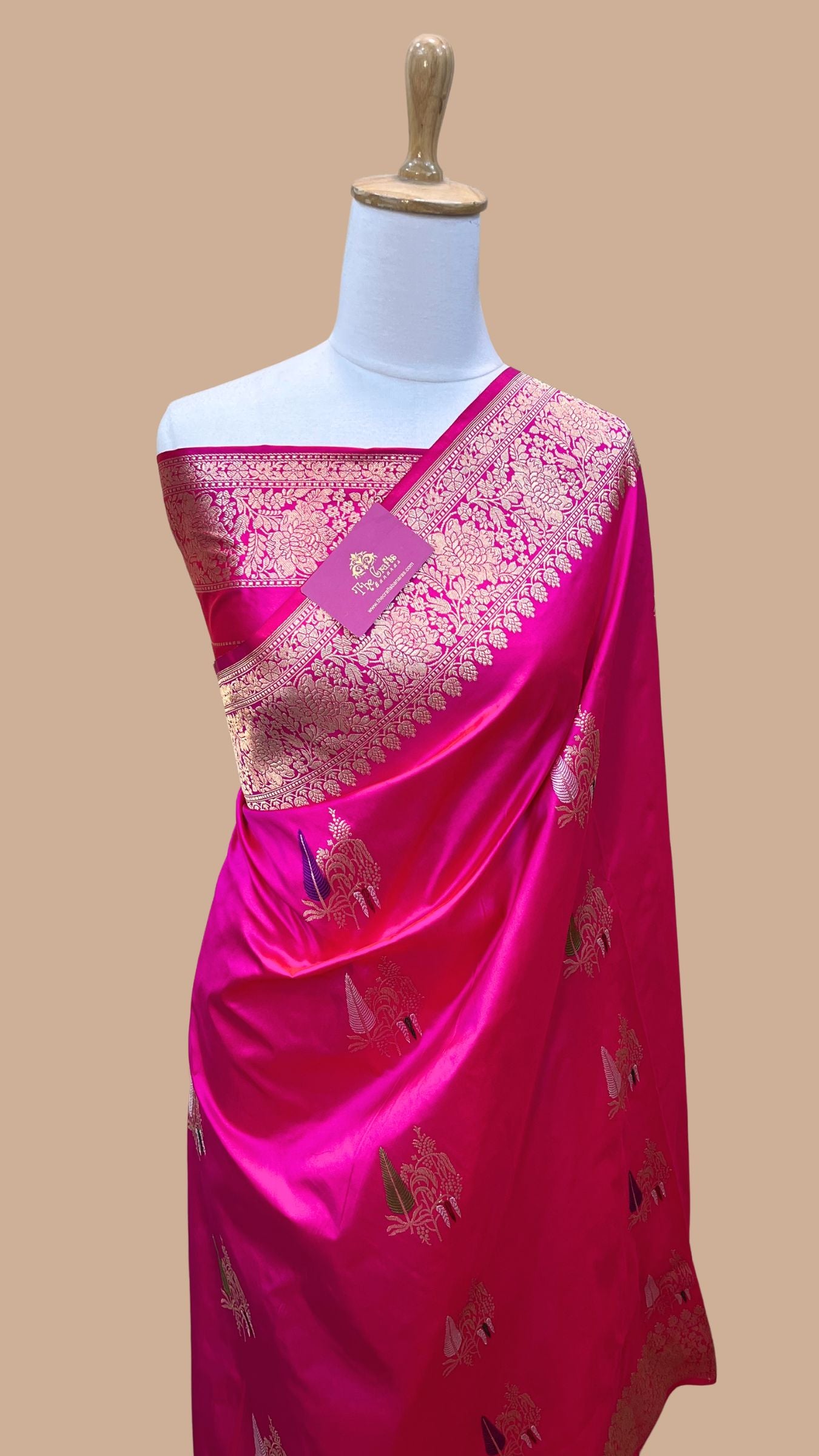 Pure Katan Silk Handloom Banarasi Saree - with kadhua meenakari motifs