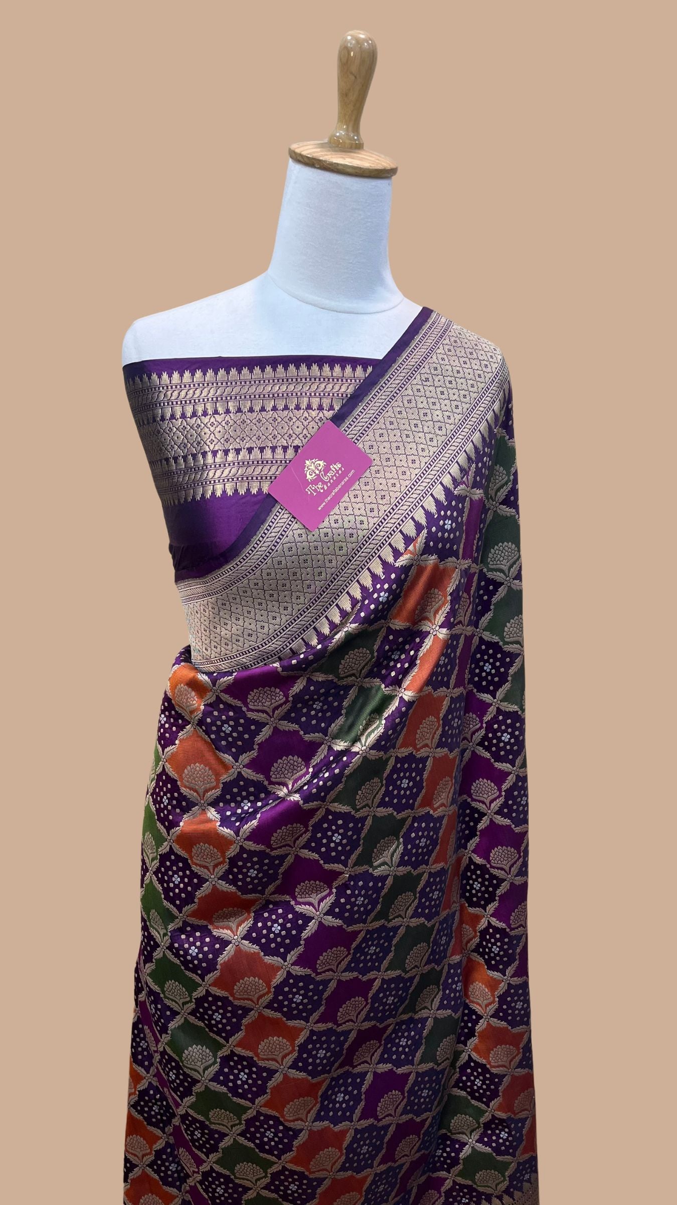 Rangkat Pure Katan Silk Handloom Banarasi Saree - with kadhua work