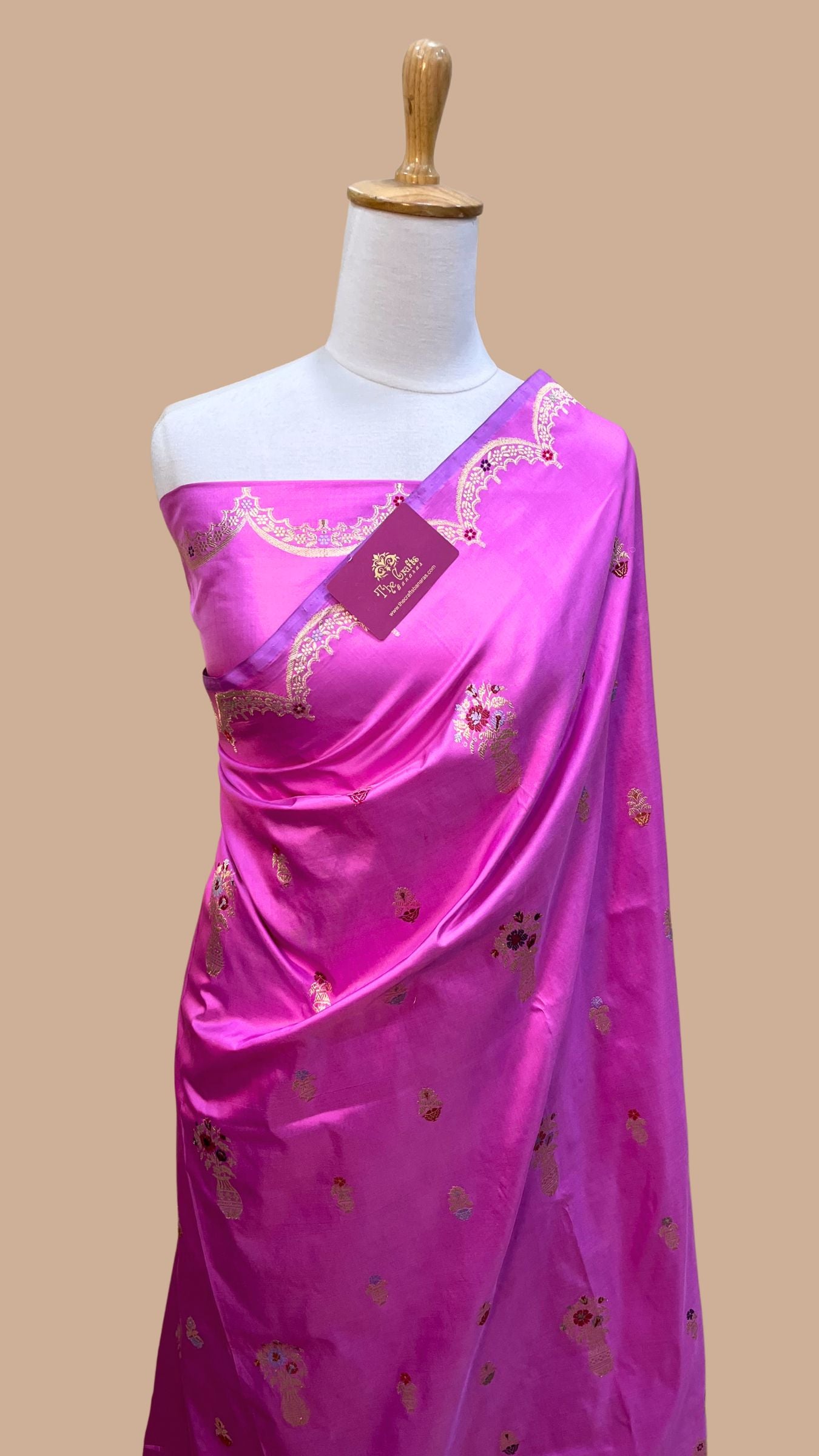 Pure Katan Silk Handloom Banarasi Saree - with kadhua meenakari motifs