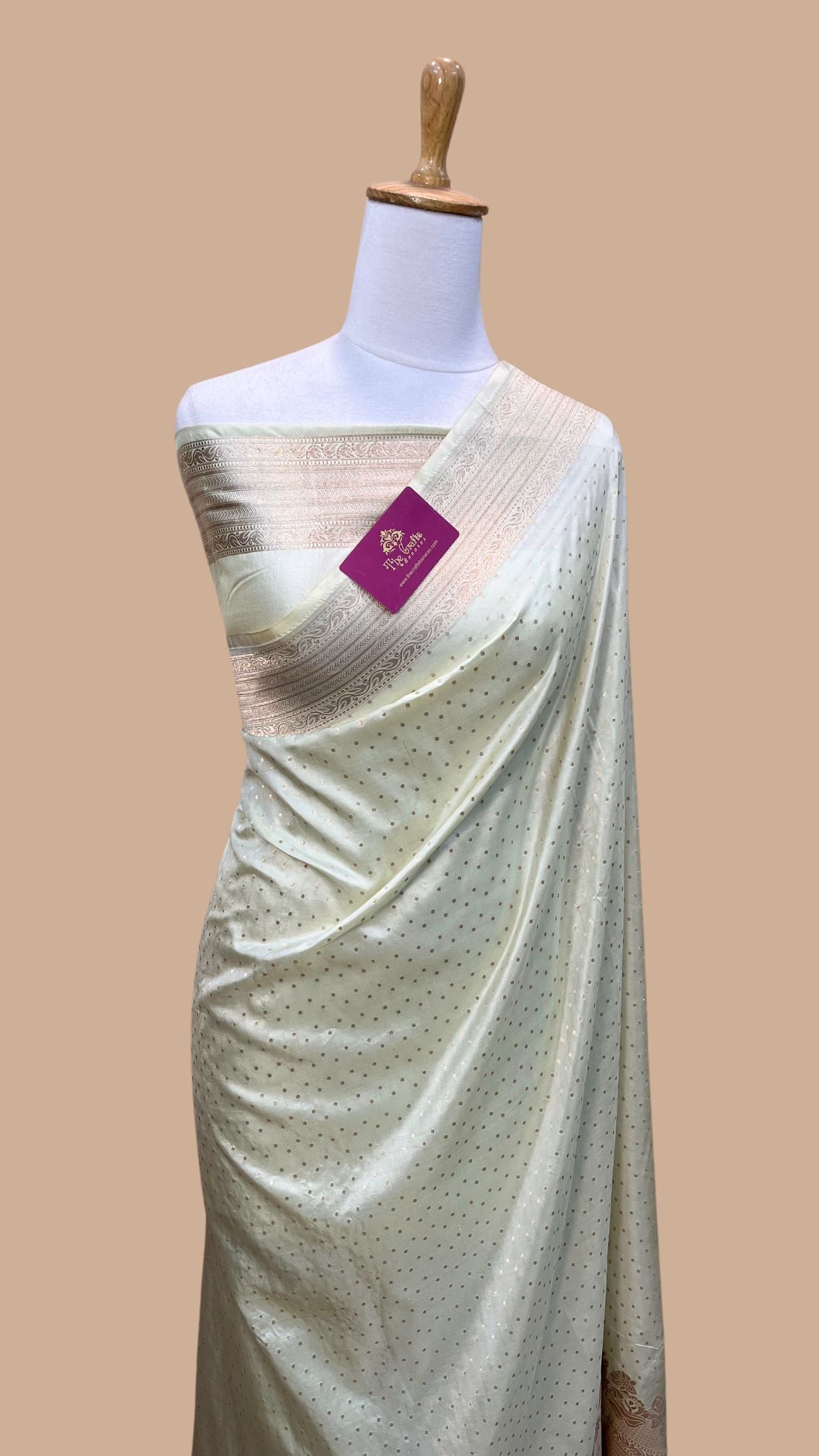 Pure Katan Silk Handloom Banarasi Saree - Chunri Buti