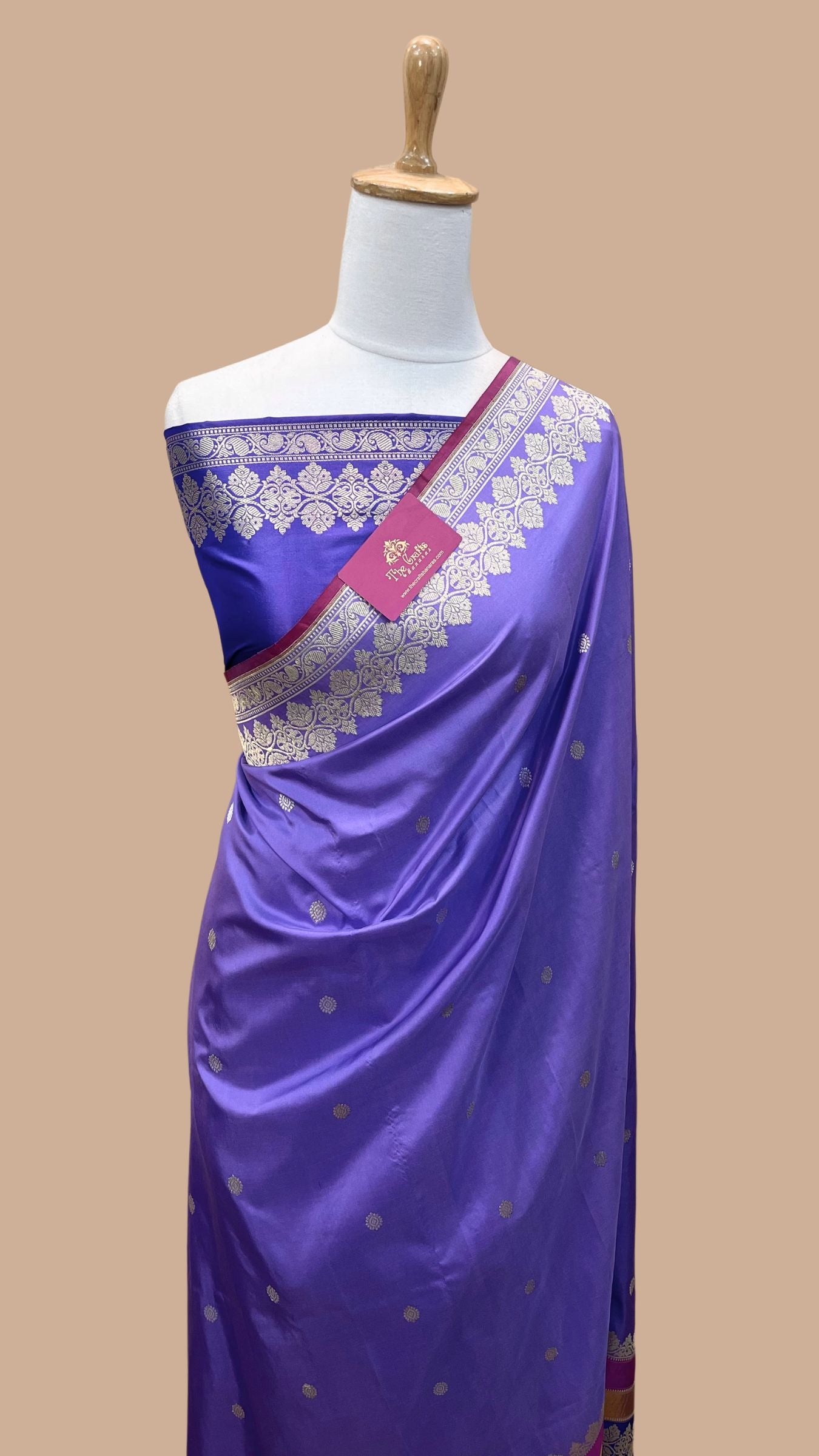 Pure Katan Silk Handloom Banarasi Saree - With Sona Roopa kadhua Motifs
