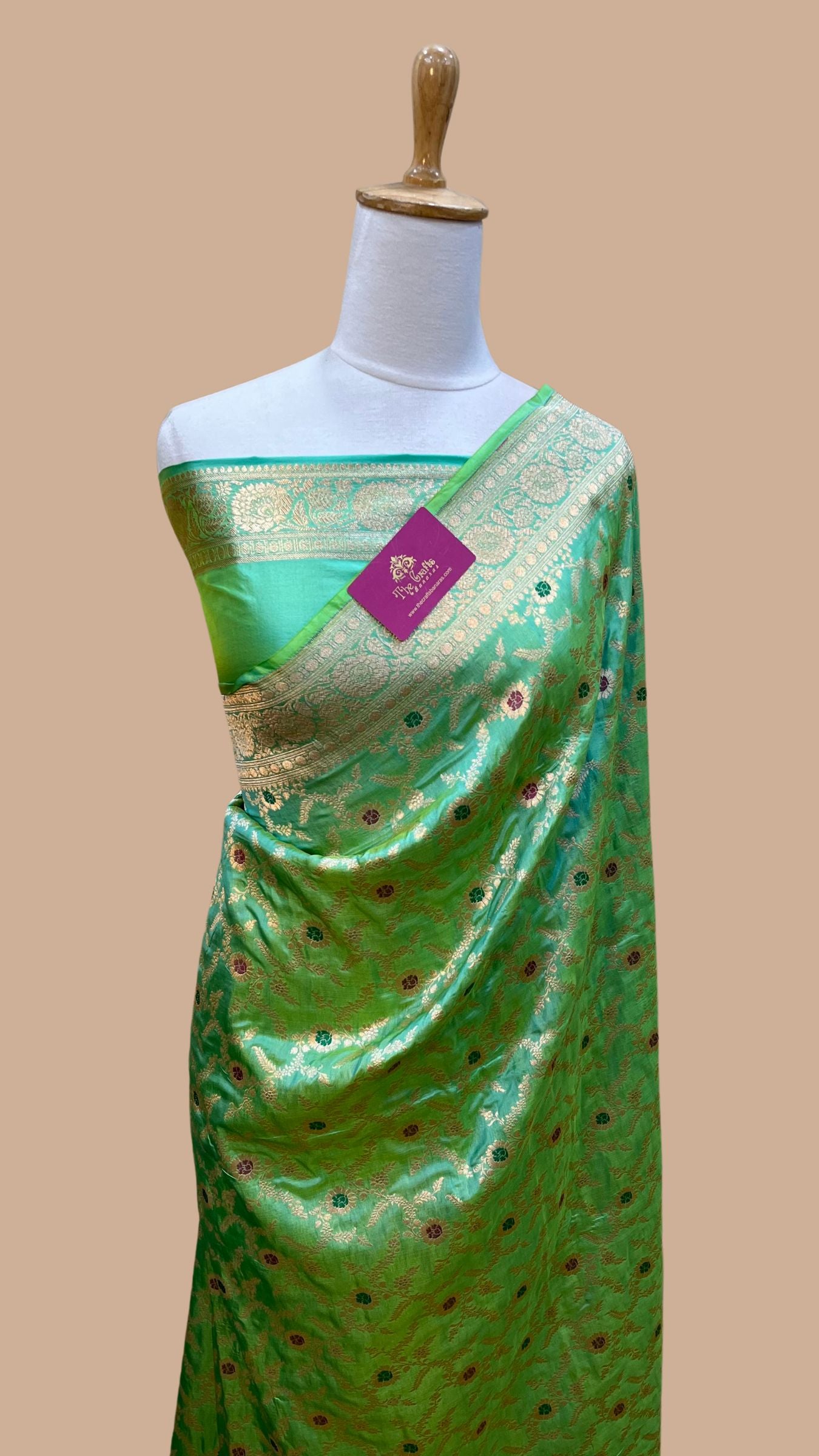 Pure Katan Silk Handloom Banarasi Saree - Jaal Work With Meenakari