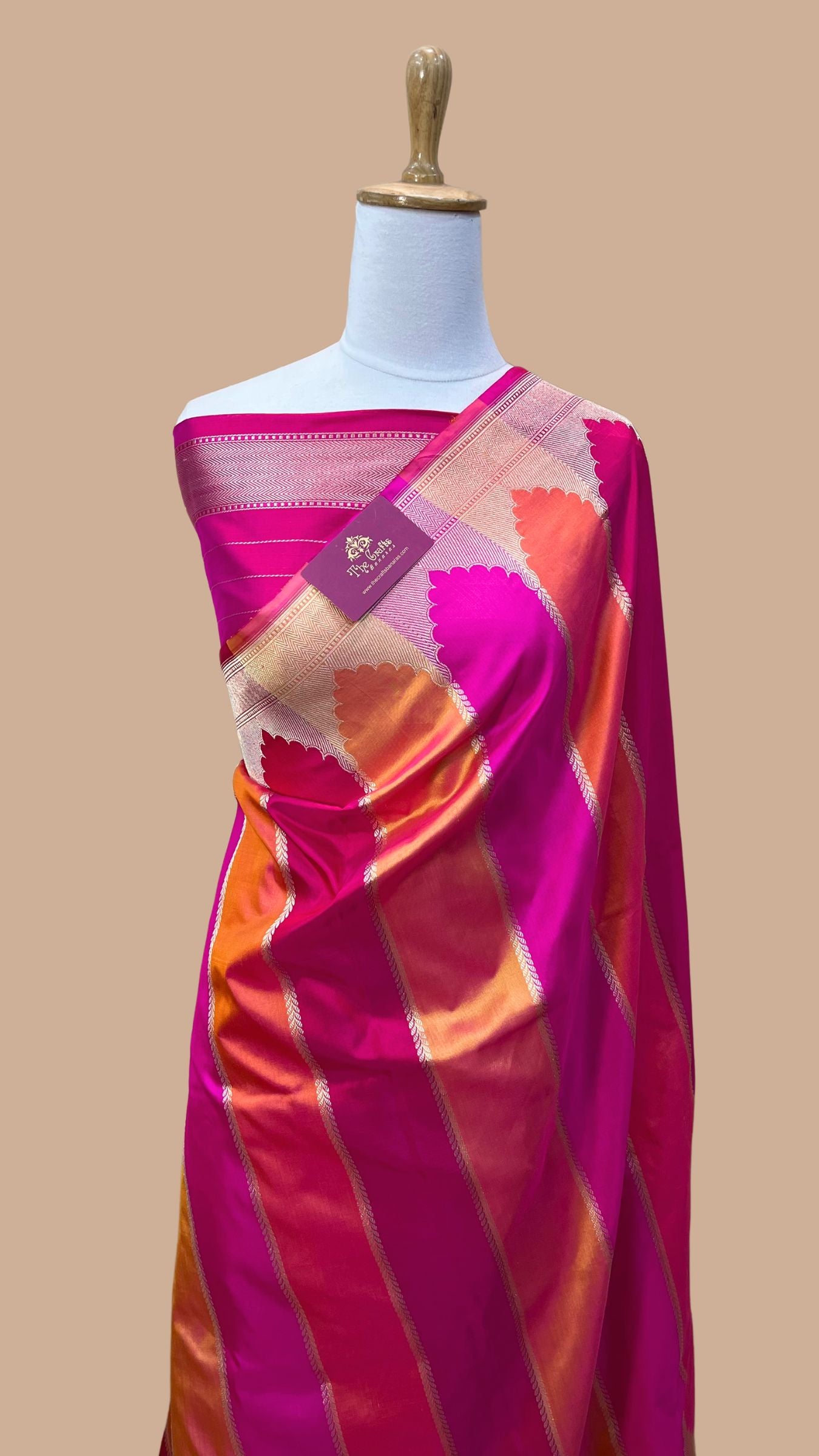 Rangkat Pure Katan Silk Handloom Banarasi Saree - with kadhua work