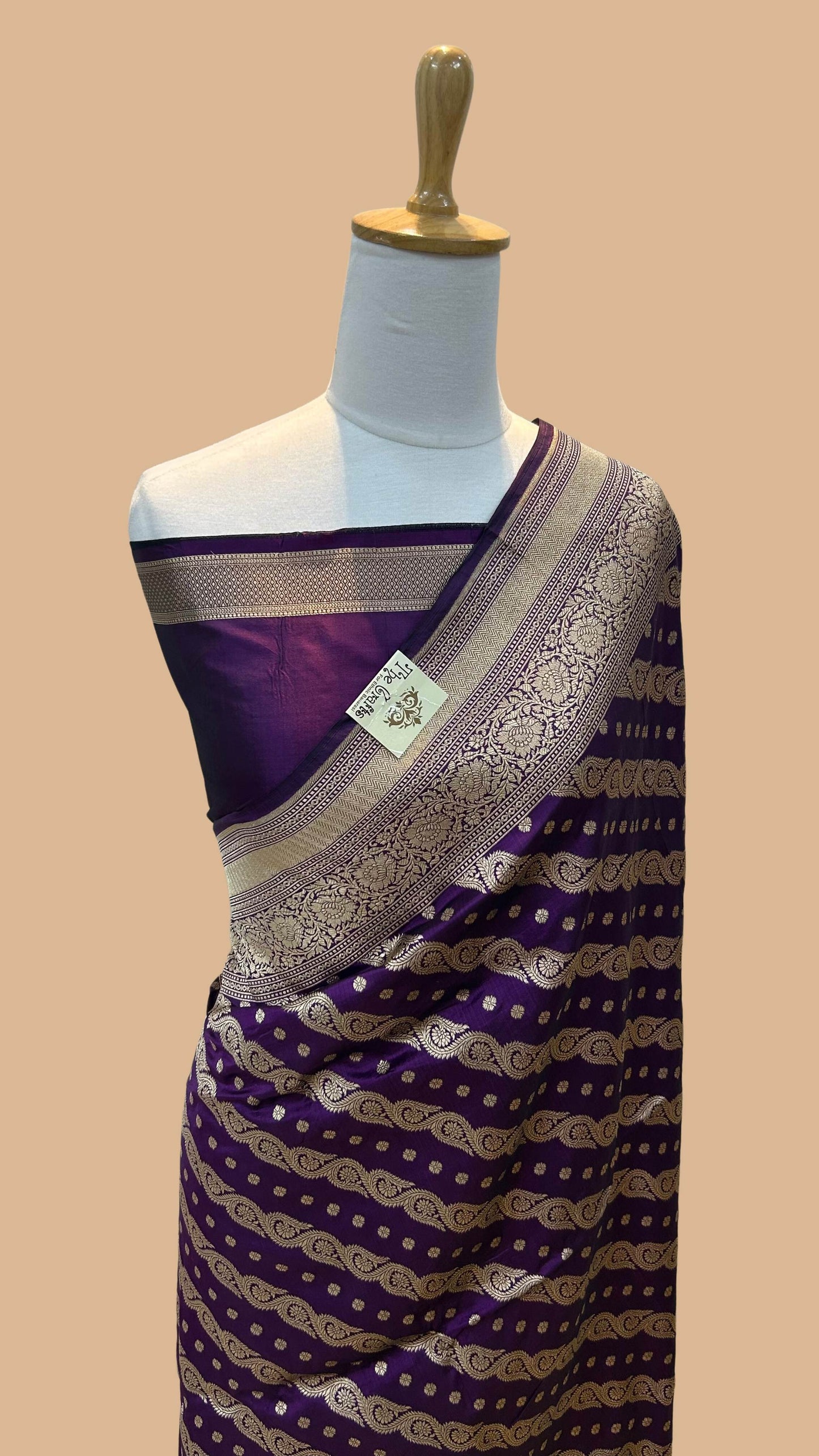 Pure Katan Silk Handloom Banarasi Saree - Jaal work