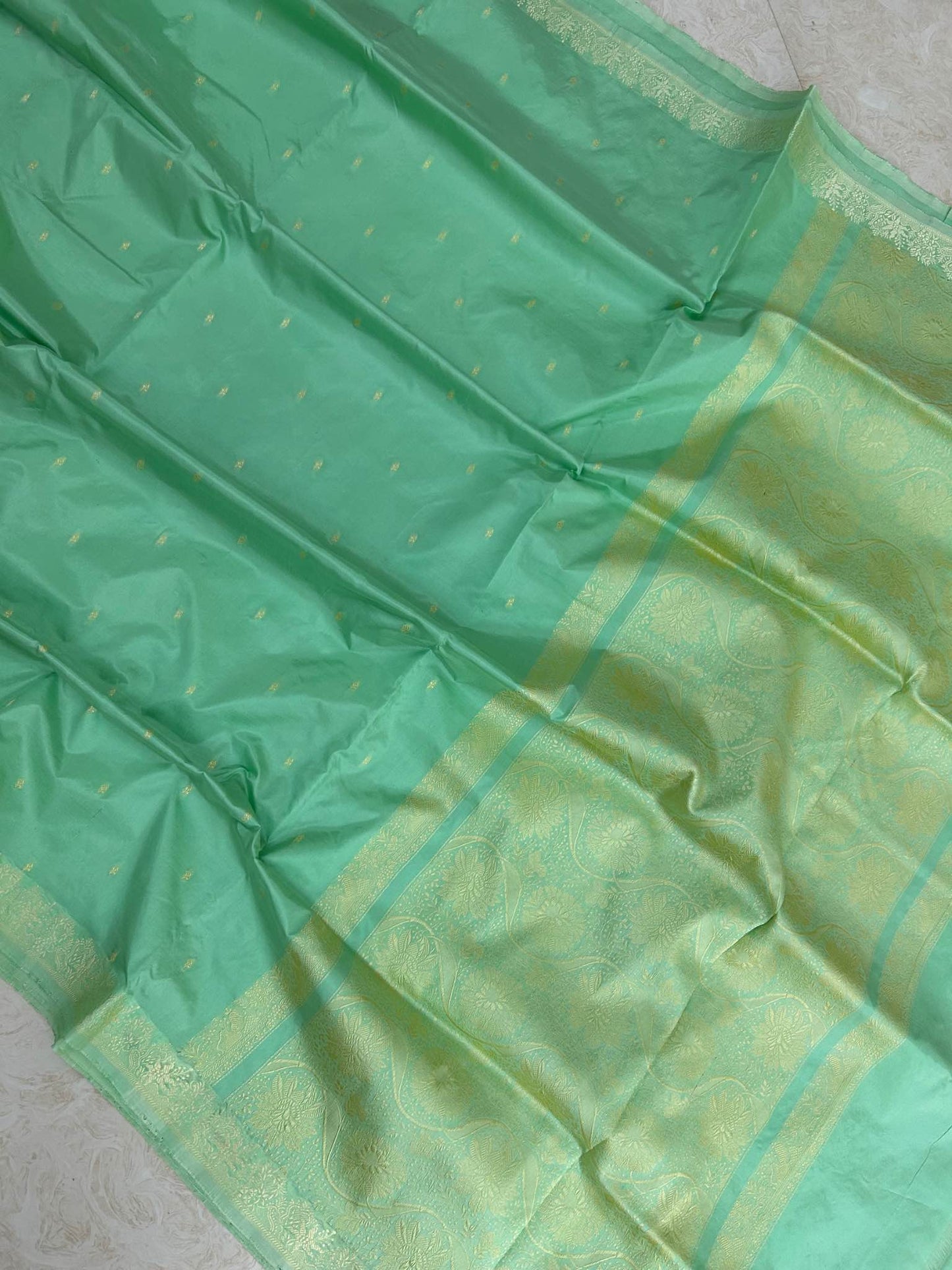 Pure Katan Silk Handloom Banarasi Saree - Chunri Buti