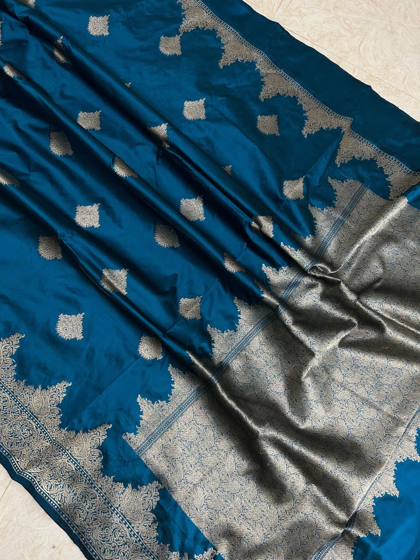 Pure Katan Silk Handloom Banarasi Saree - Jaal work
