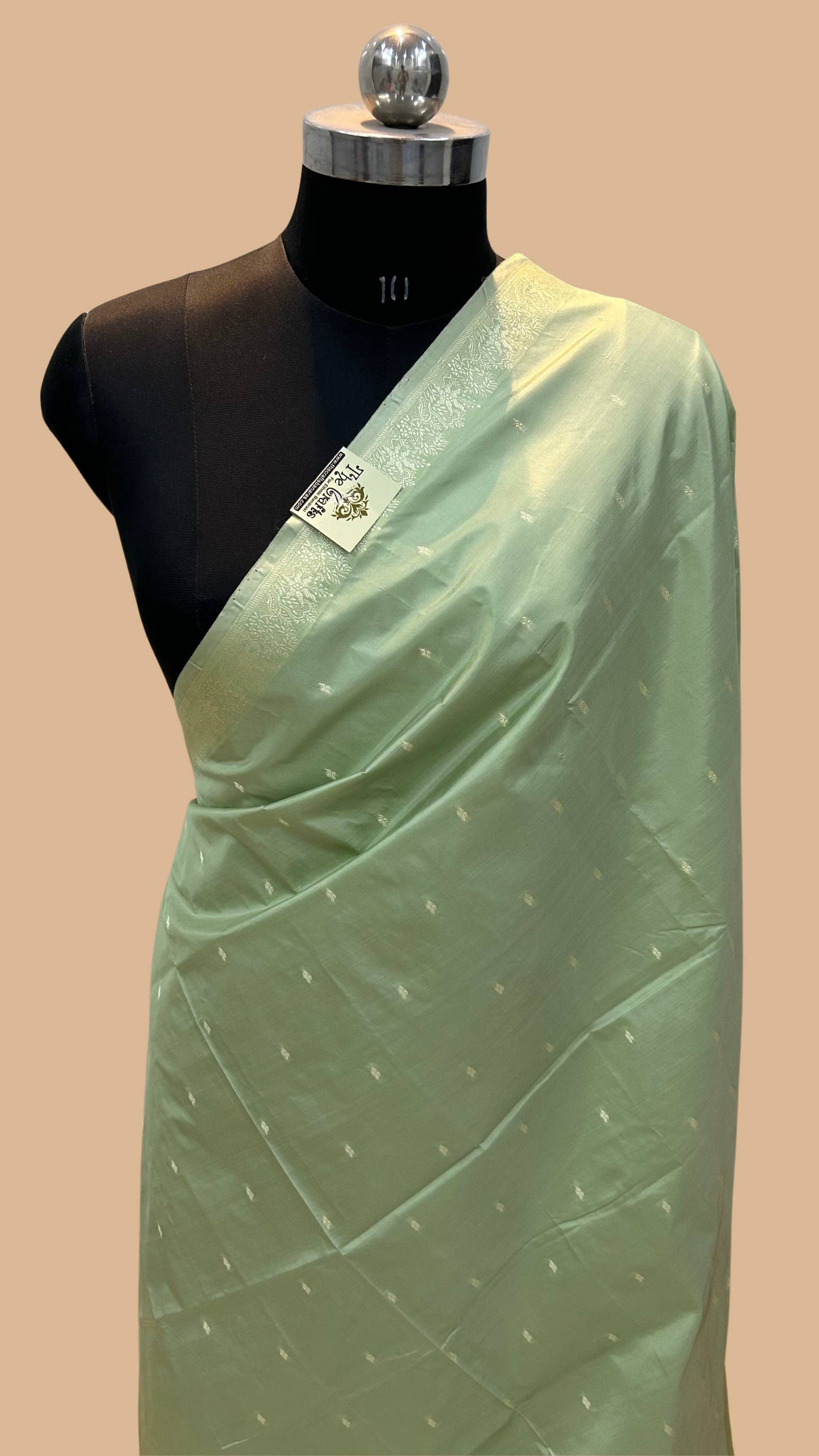 Pure Katan Silk Handloom Banarasi Saree - Chunri Buti