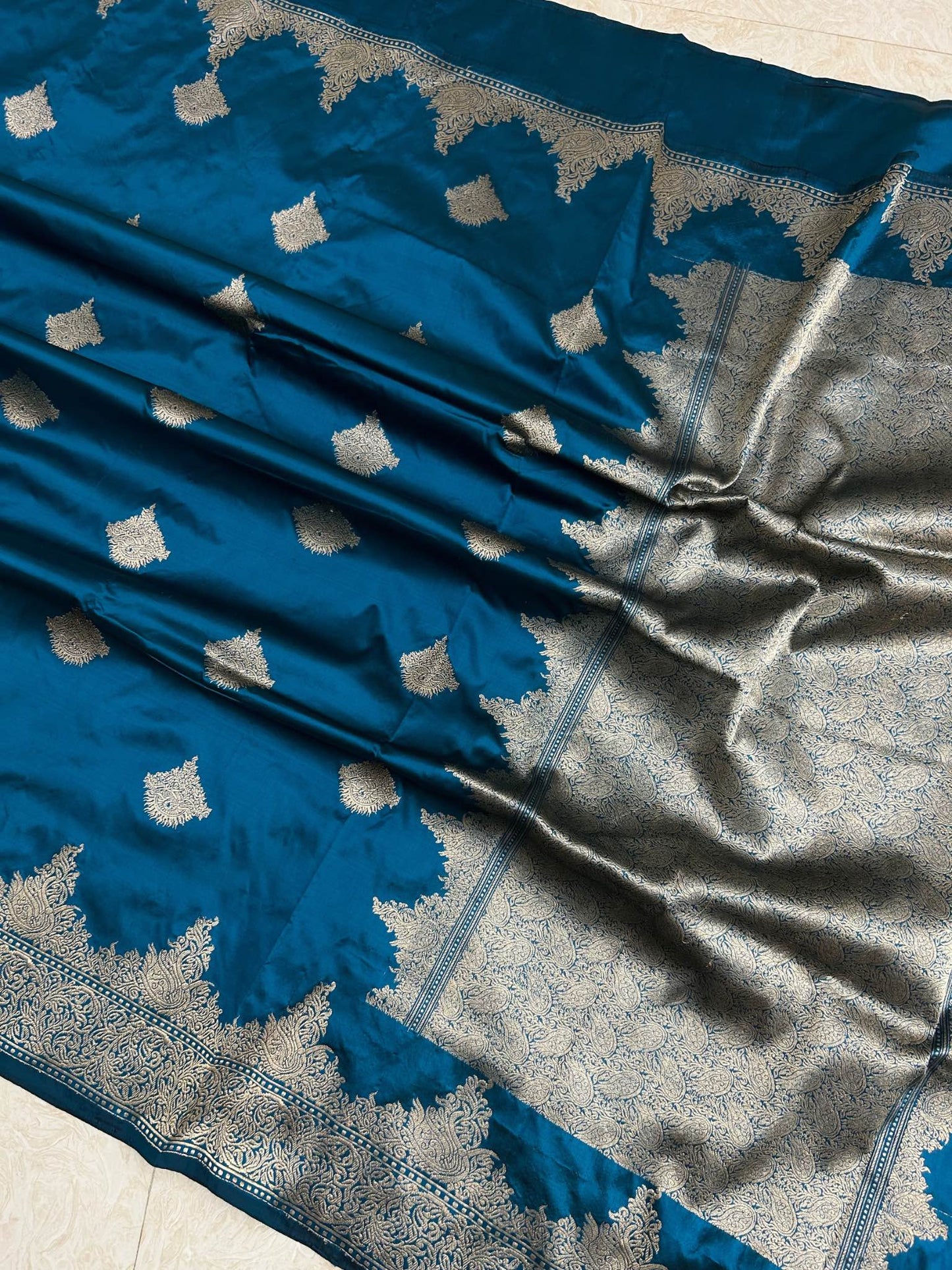 Pure Katan Silk Handloom Banarasi Saree - Jaal work