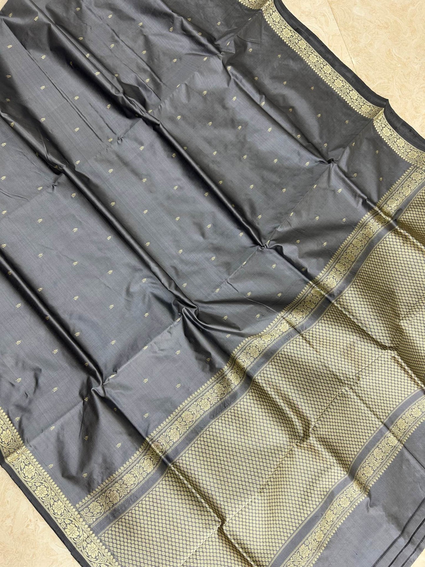 Pure Katan Silk Handloom Banarasi Saree - Chunri Buti
