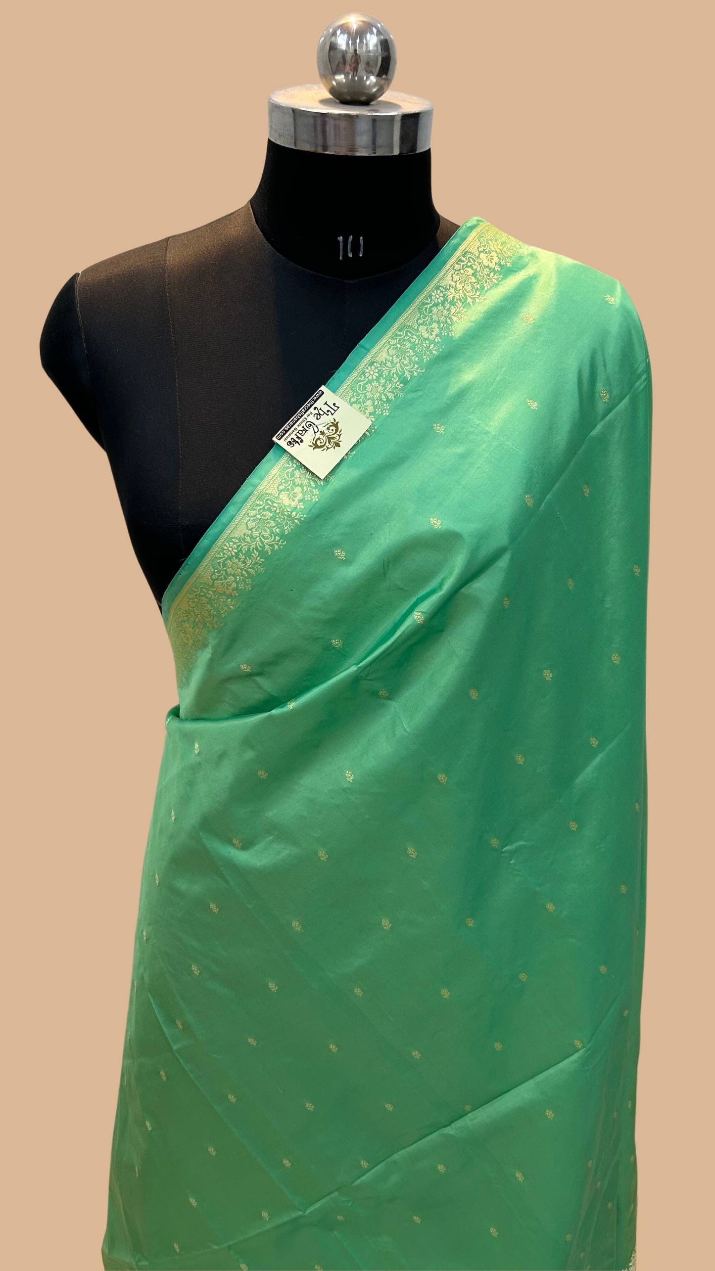 Pure Katan Silk Handloom Banarasi Saree - Chunri Buti