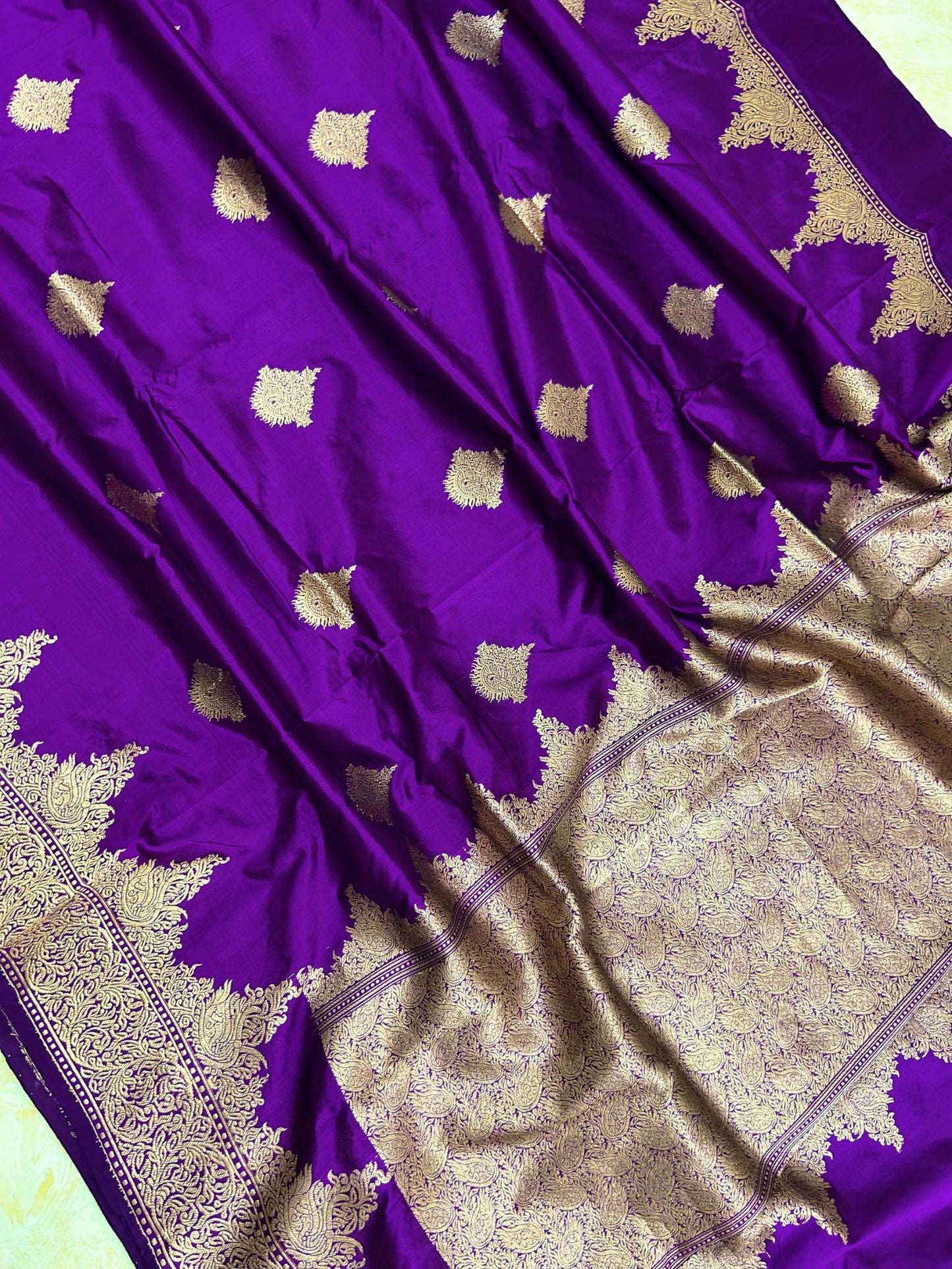 Pure Katan Silk Handloom Banarasi Saree - Jaal work