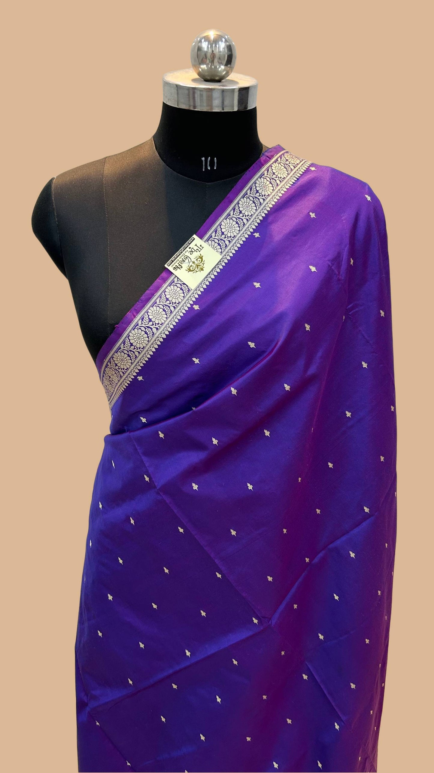 Pure Katan Silk Handloom Banarasi Saree - Chunri Buti