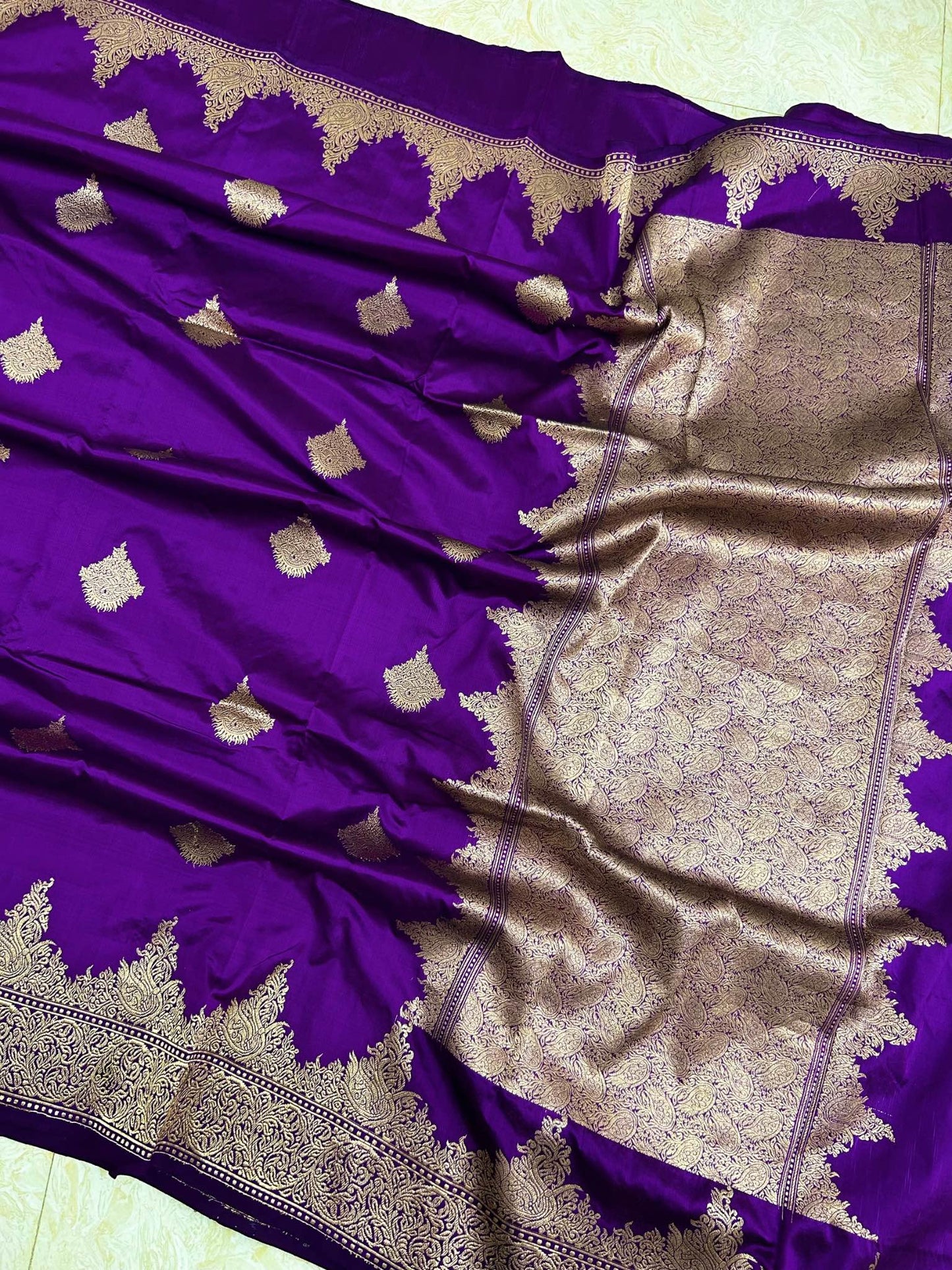 Pure Katan Silk Handloom Banarasi Saree - Jaal work