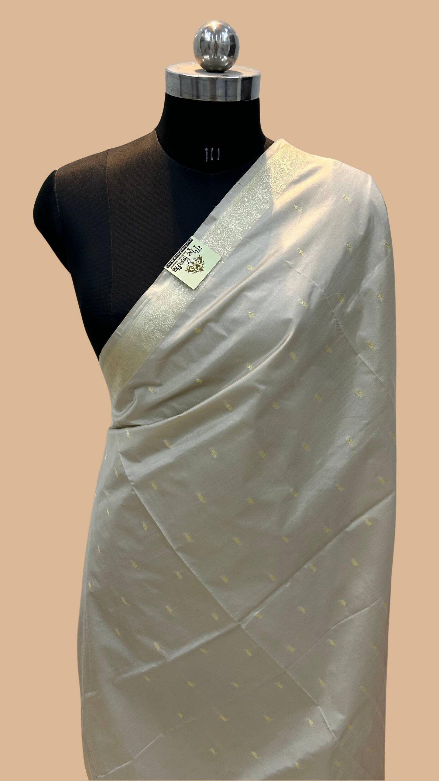 Pure Katan Silk Handloom Banarasi Saree - Chunri Buti