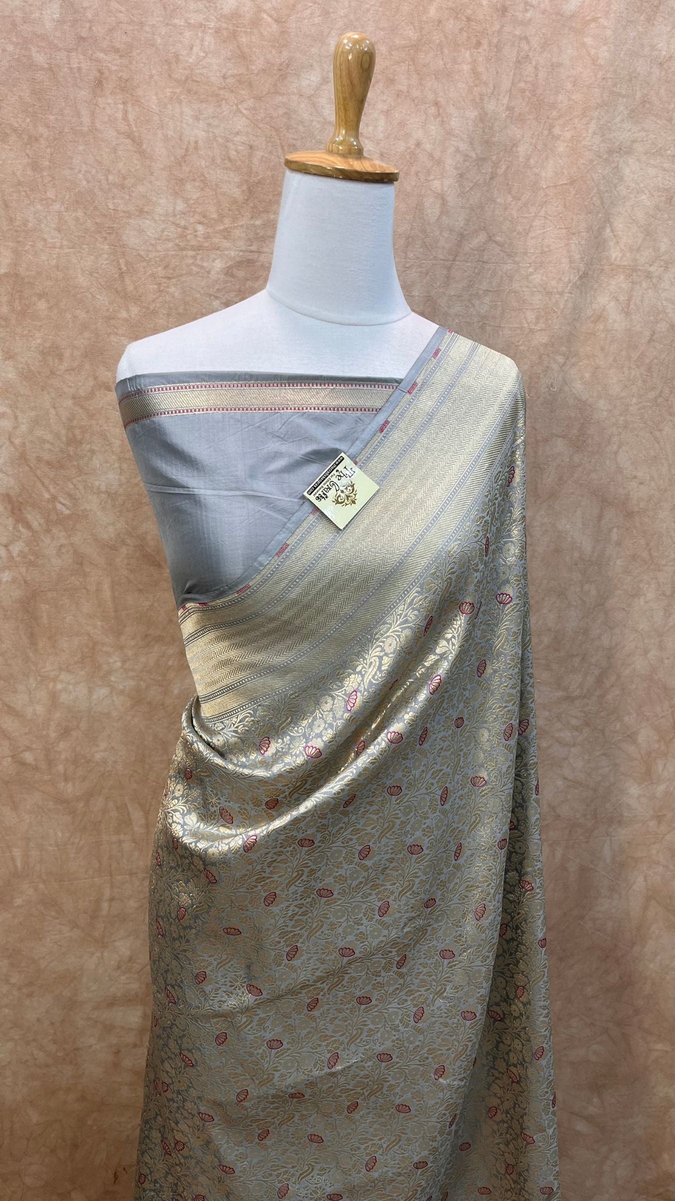 Pure Katan Silk Handloom Banarasi Saree - Tanchui Brocade Meena