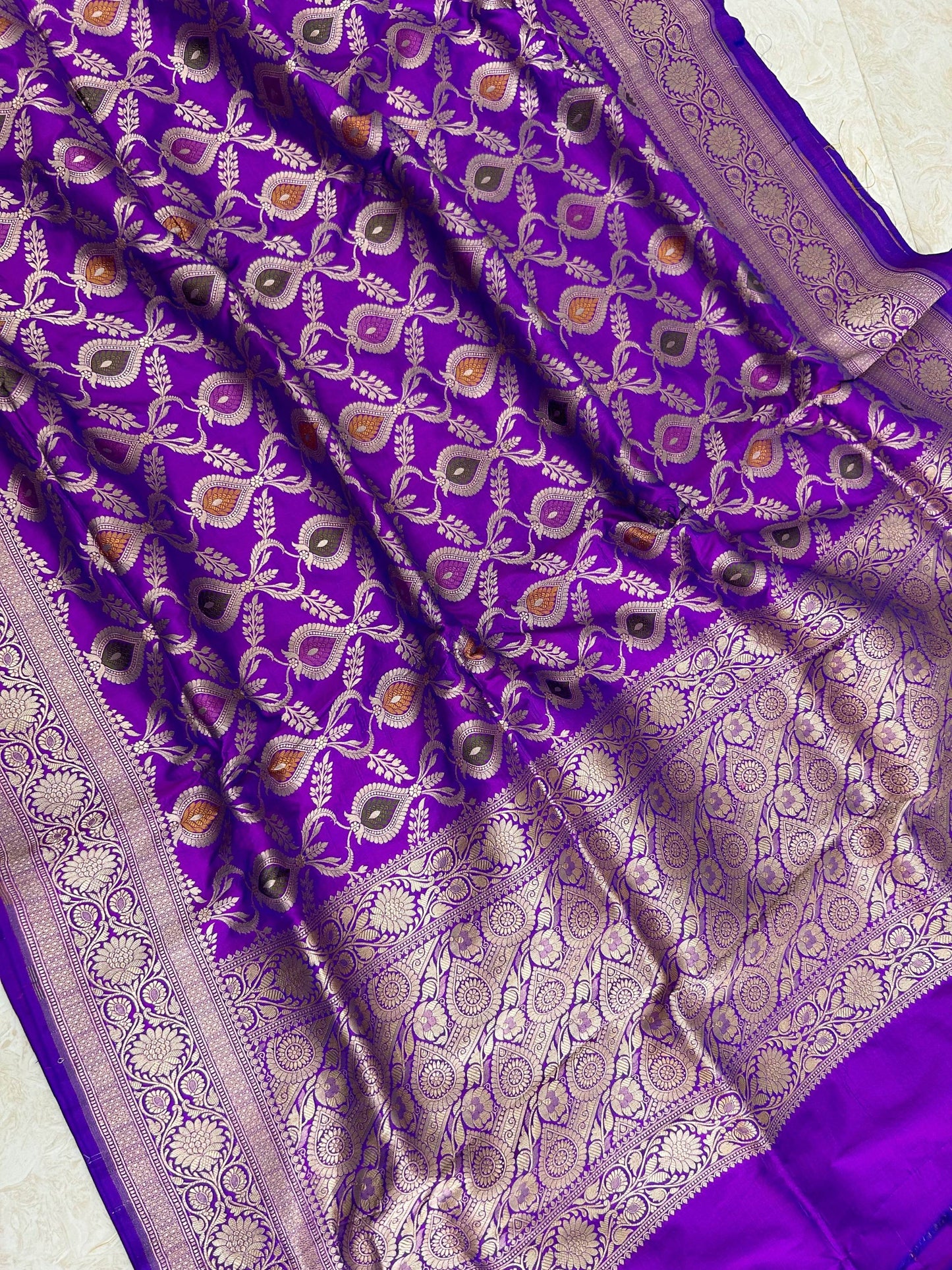 Pure Katan Silk Handloom Banarasi Saree - All over jaal work with meenakari