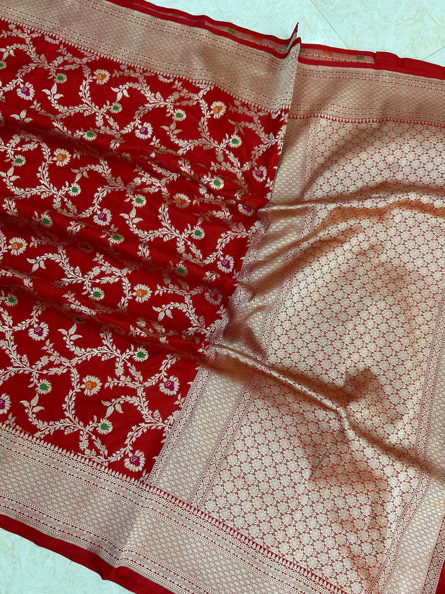 Pure Katan Silk Handloom Banarasi Saree - All over jaal work with meenakari