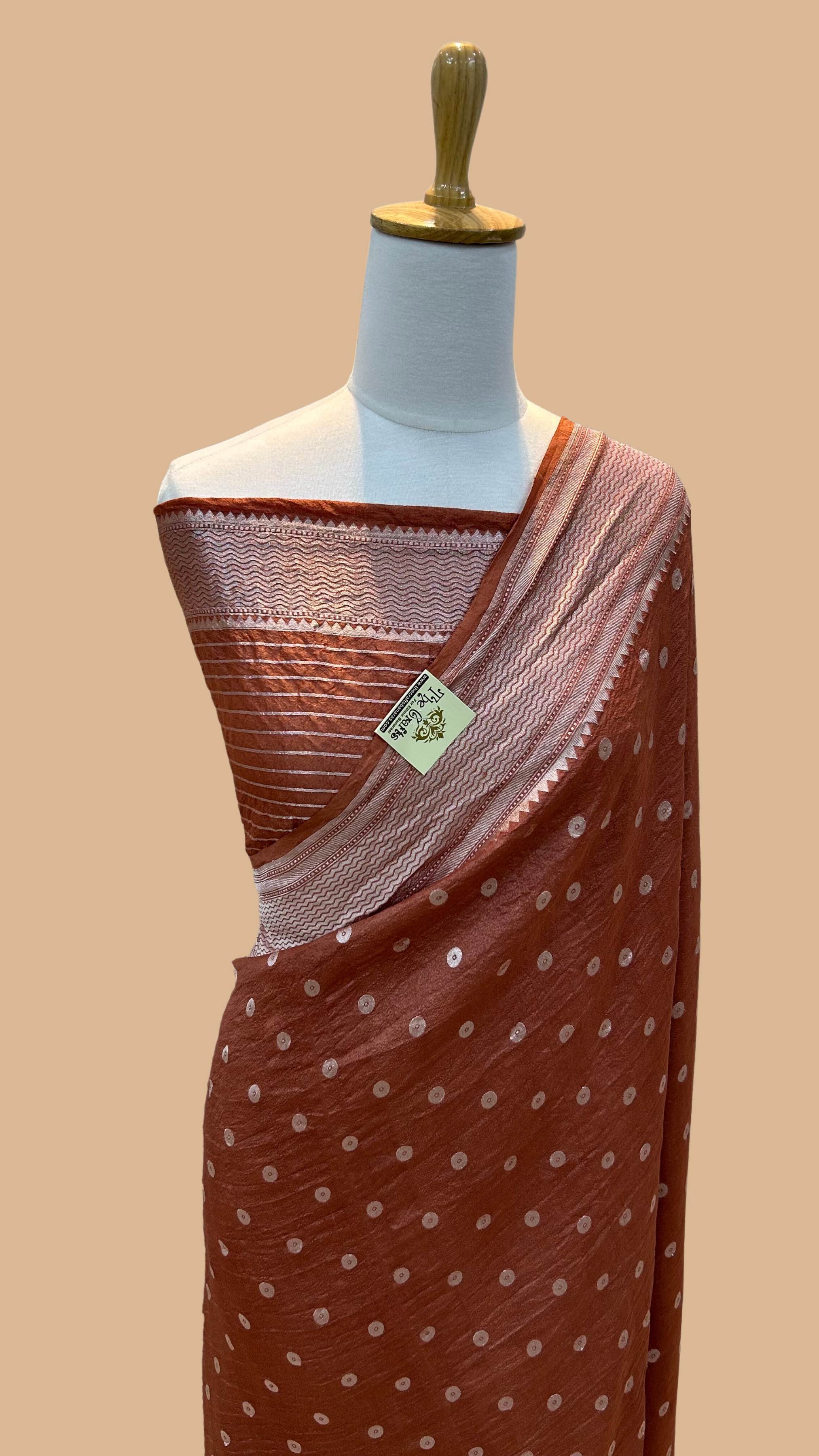 Tussar Georgette Handloom Banarasi Saree - Jaal with Meenakari