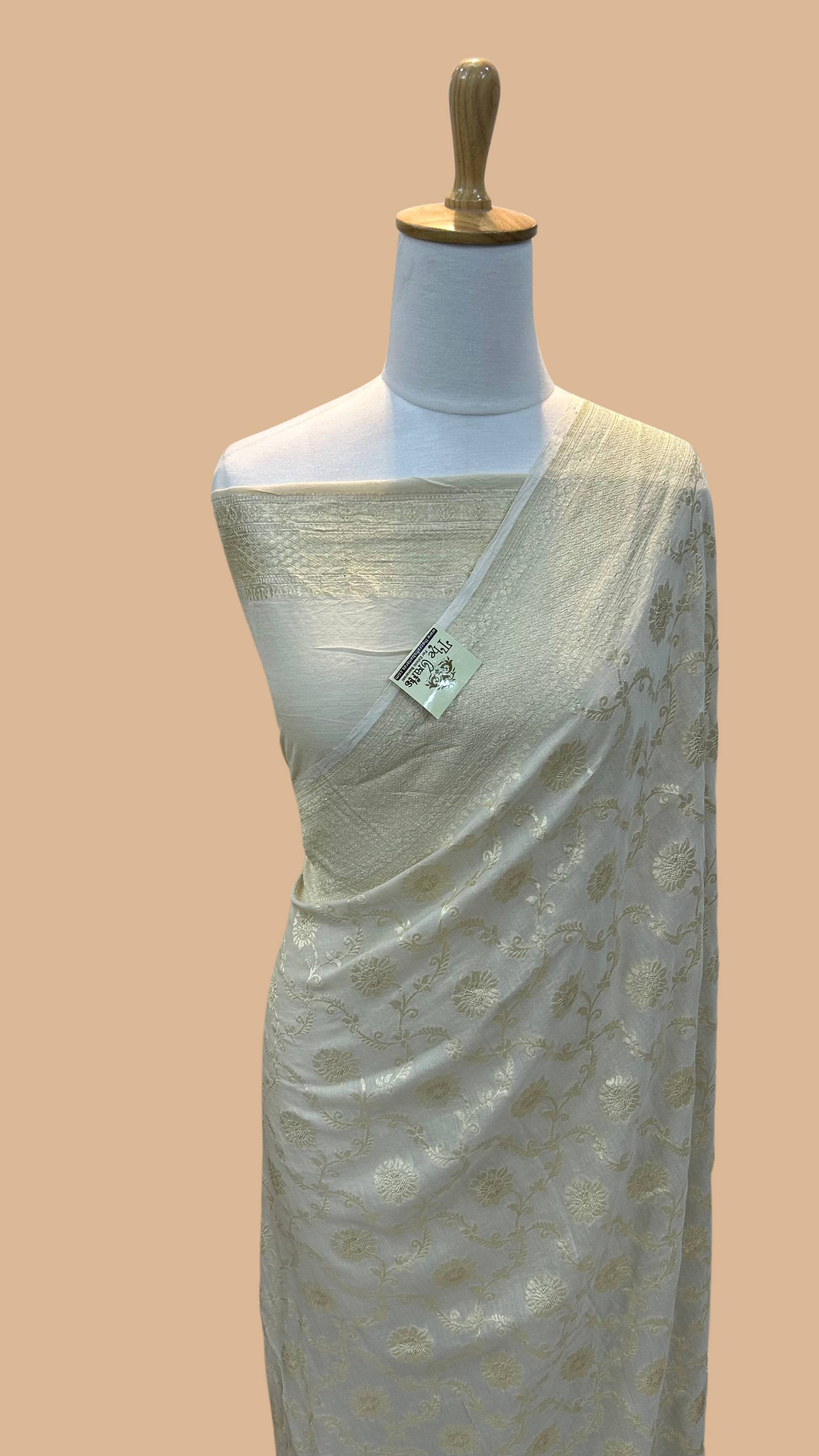 Moonga Silk Banarasi Saree - Jaal work