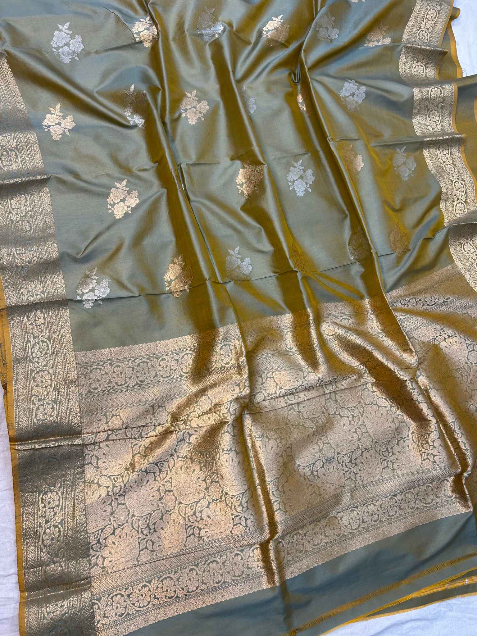 Pure Katan Silk Handloom Banarasi Saree - Sona Rupa