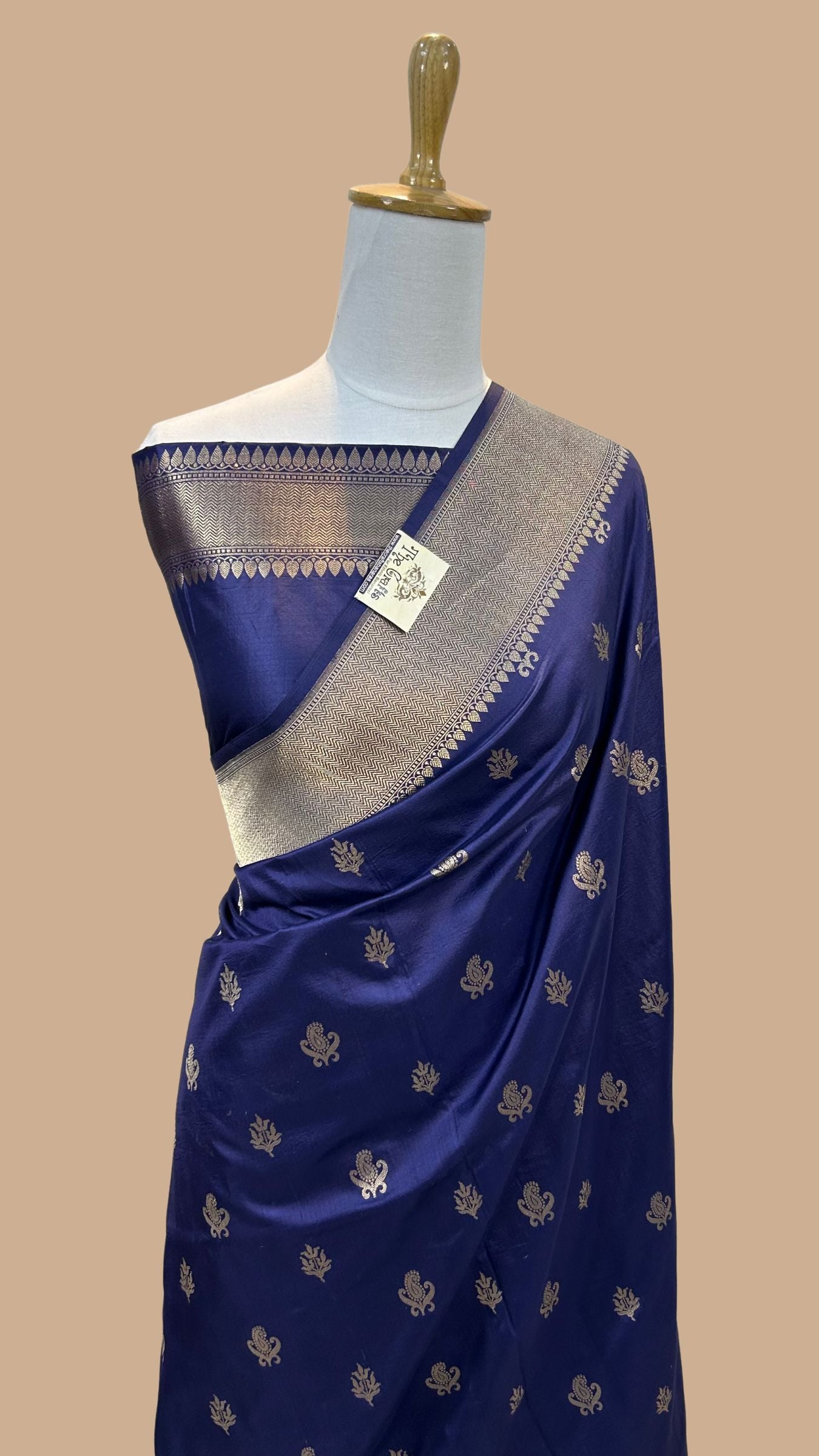Pure Katan Silk Handloom Banarasi Saree - Jaal work