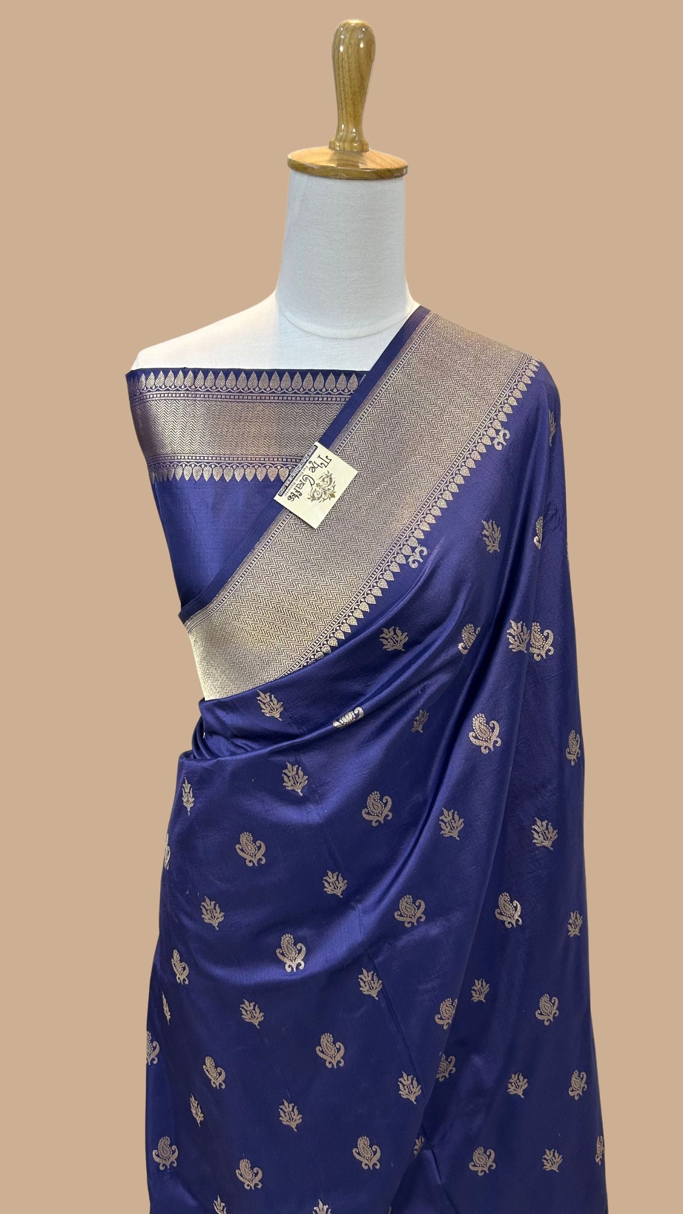 Pure Katan Silk Handloom Banarasi Saree - Jaal work