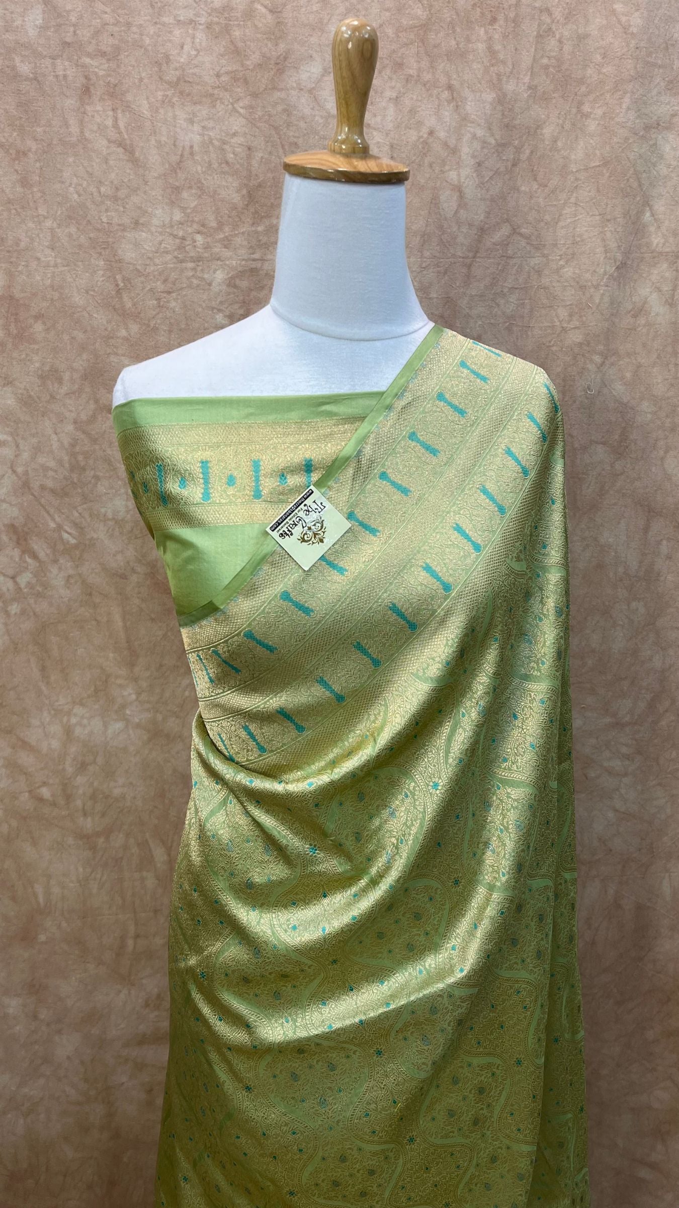 Pure Katan Silk Handloom Banarasi Saree - Tanchui Brocade Meena