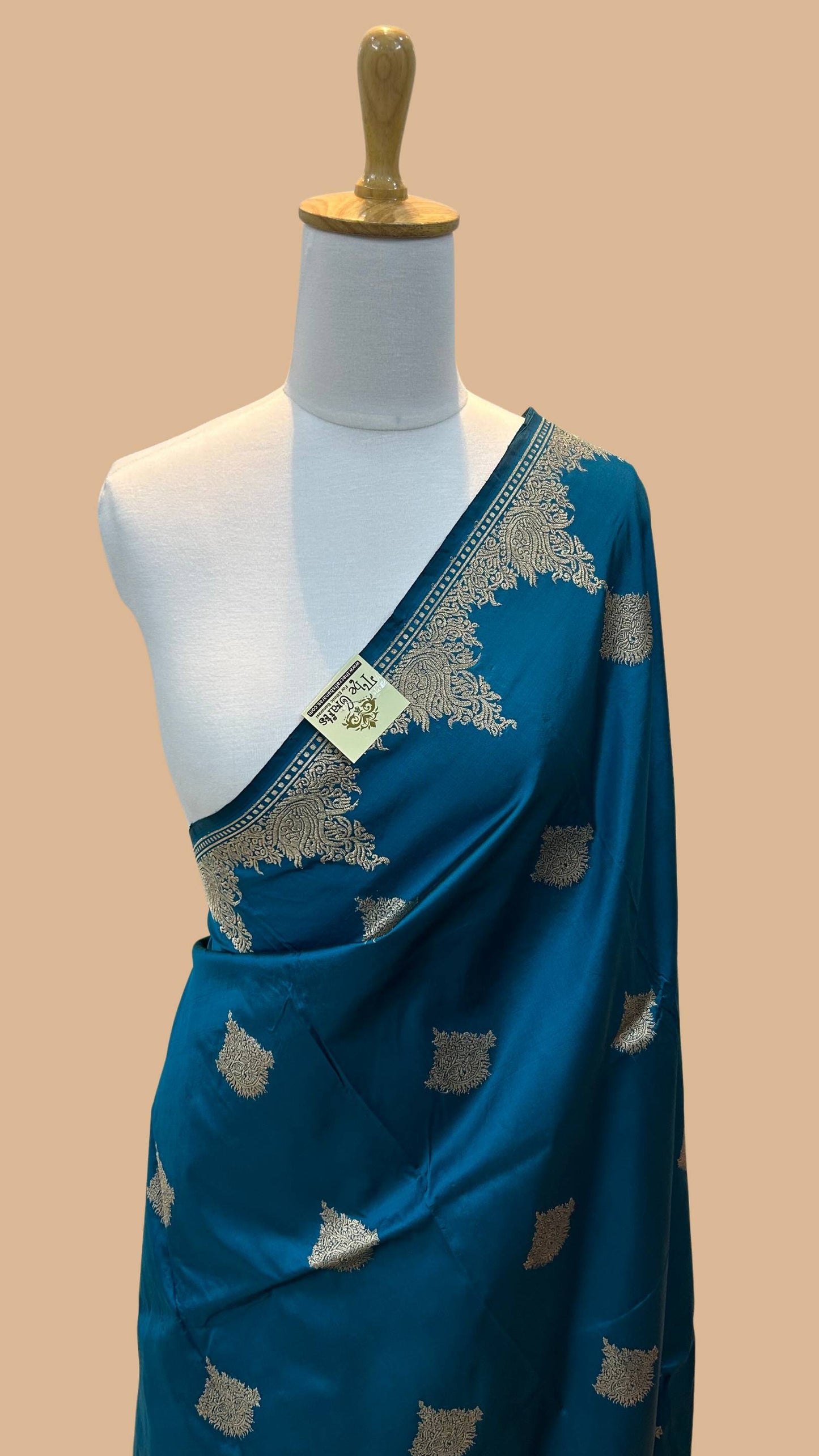 Pure Katan Silk Handloom Banarasi Saree - Jaal work