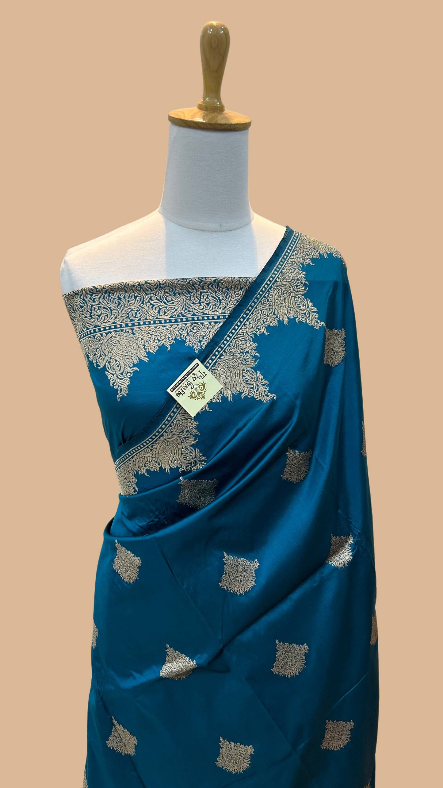 Pure Katan Silk Handloom Banarasi Saree - Jaal work