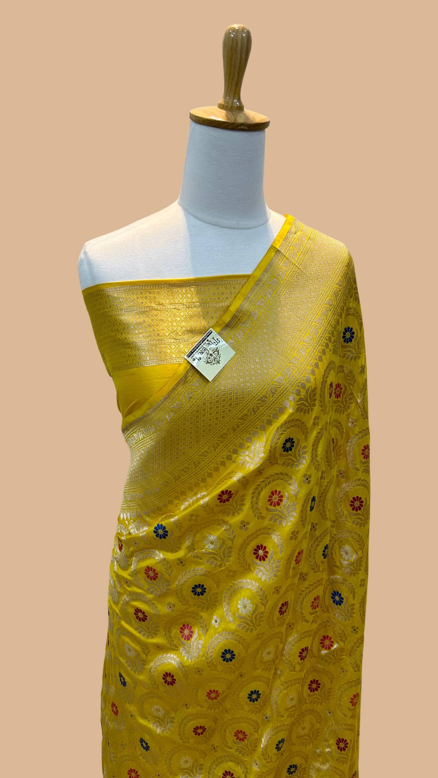 Pure Katan Silk Handloom Banarasi Saree - Jaal work with meenakari