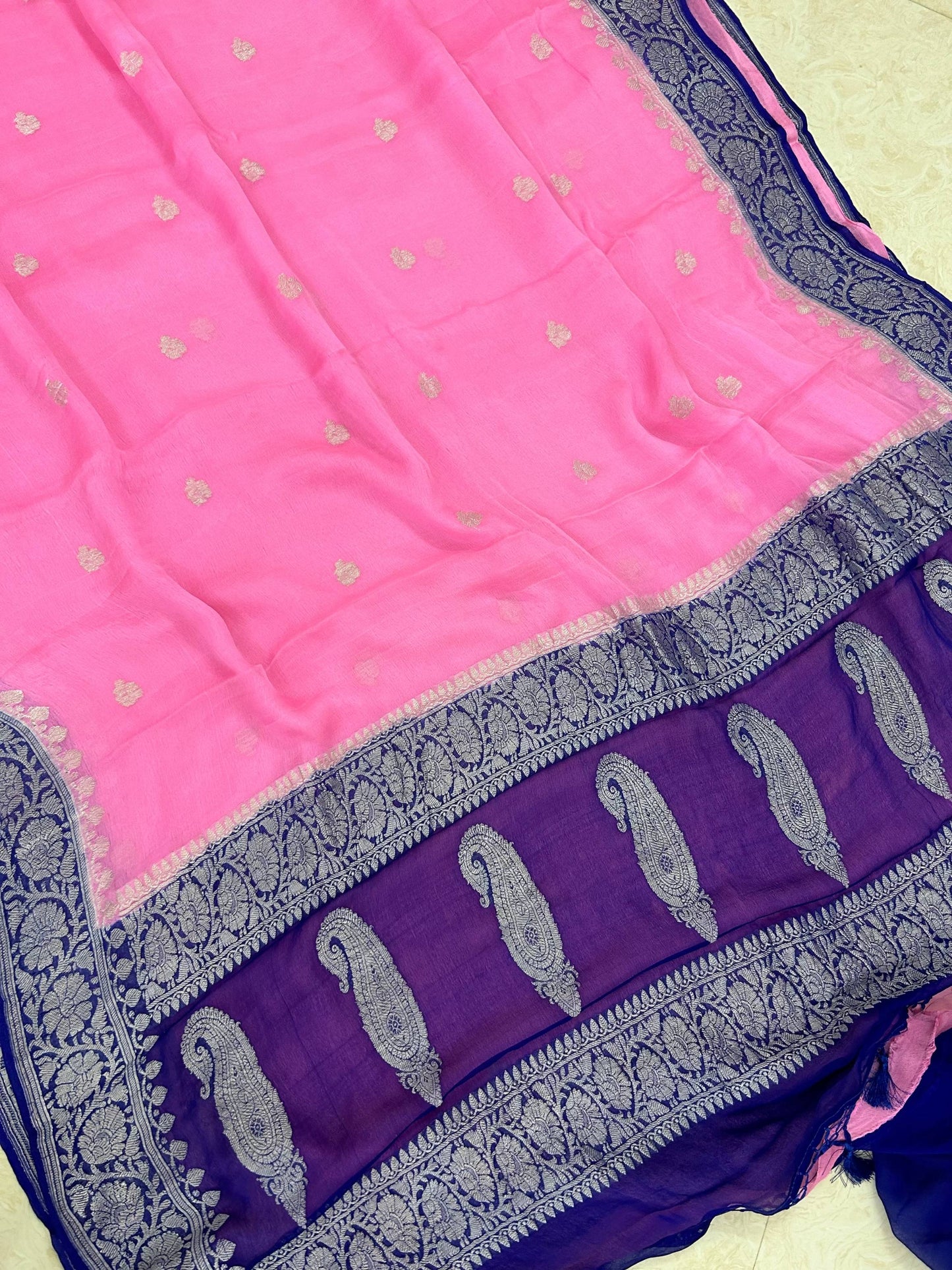 Pure Handloom Georgette Banarasi Saree - Silver Zari