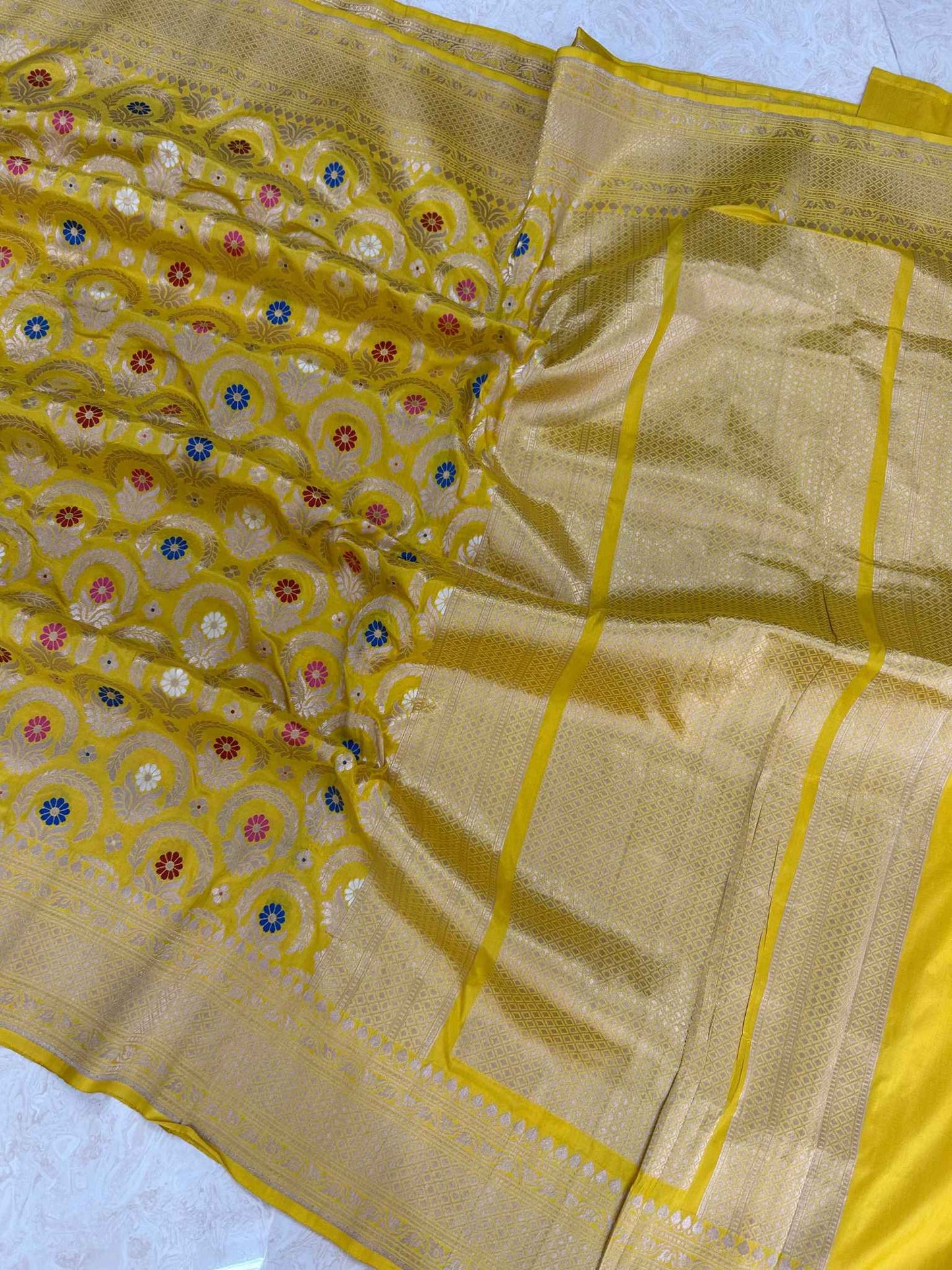 Pure Katan Silk Handloom Banarasi Saree - Jaal work with meenakari
