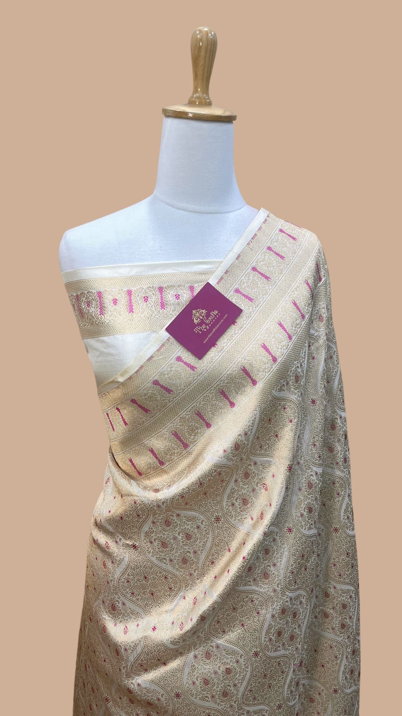 Pure Katan Silk Handloom Banarasi Saree - Tanchui Brocade Meena