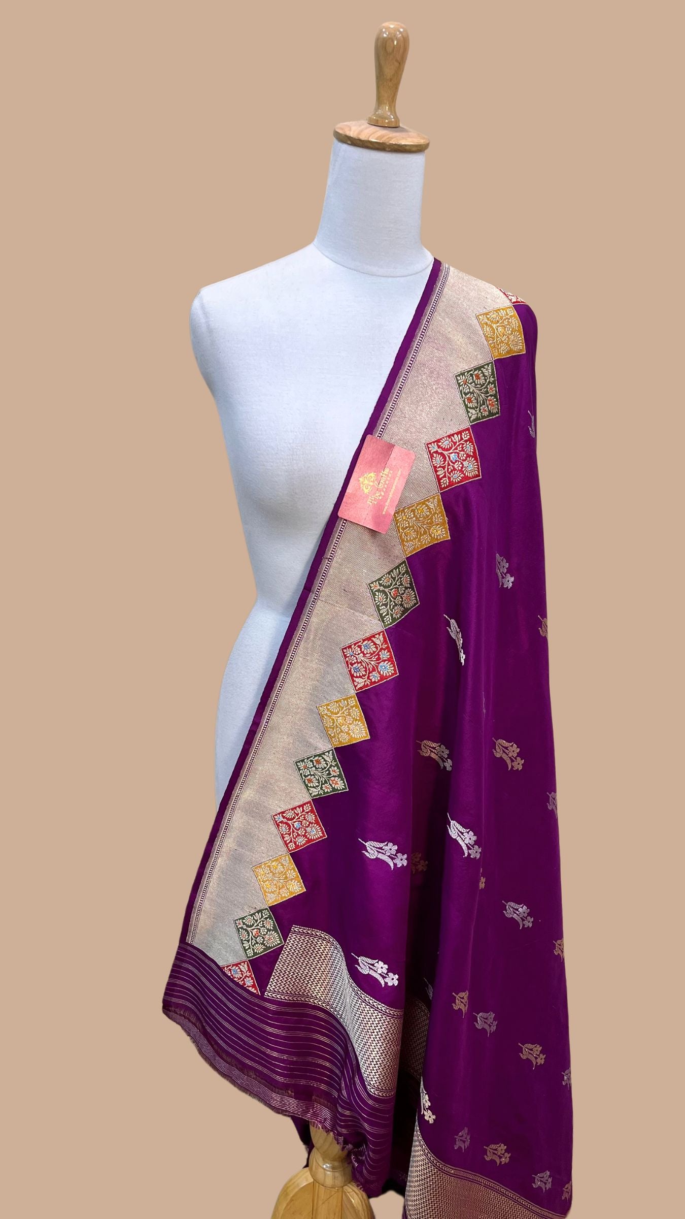 Pure Katan Silk Banarasi Handloom Dupatta - Kadhua Motifs