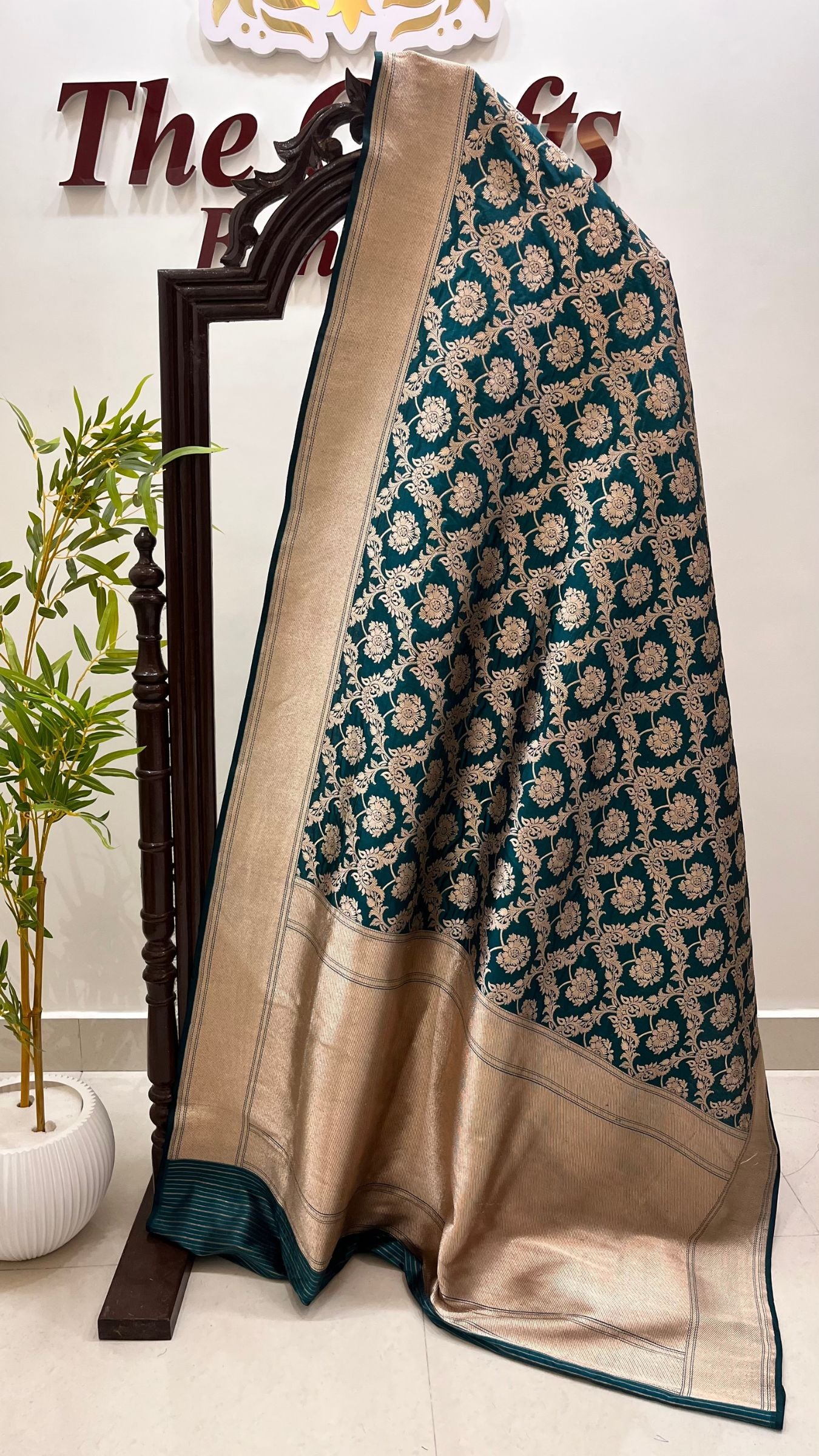 Pure Katan Silk Handloom Banarasi Saree - Jaal work