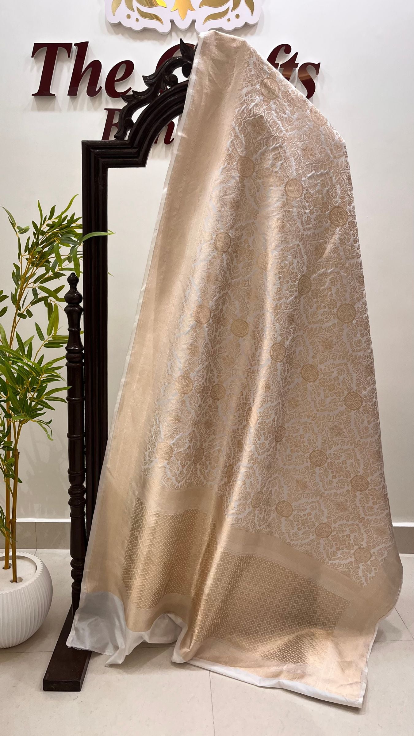 Pure Katan Silk Handloom Banarasi Saree - Jaal work