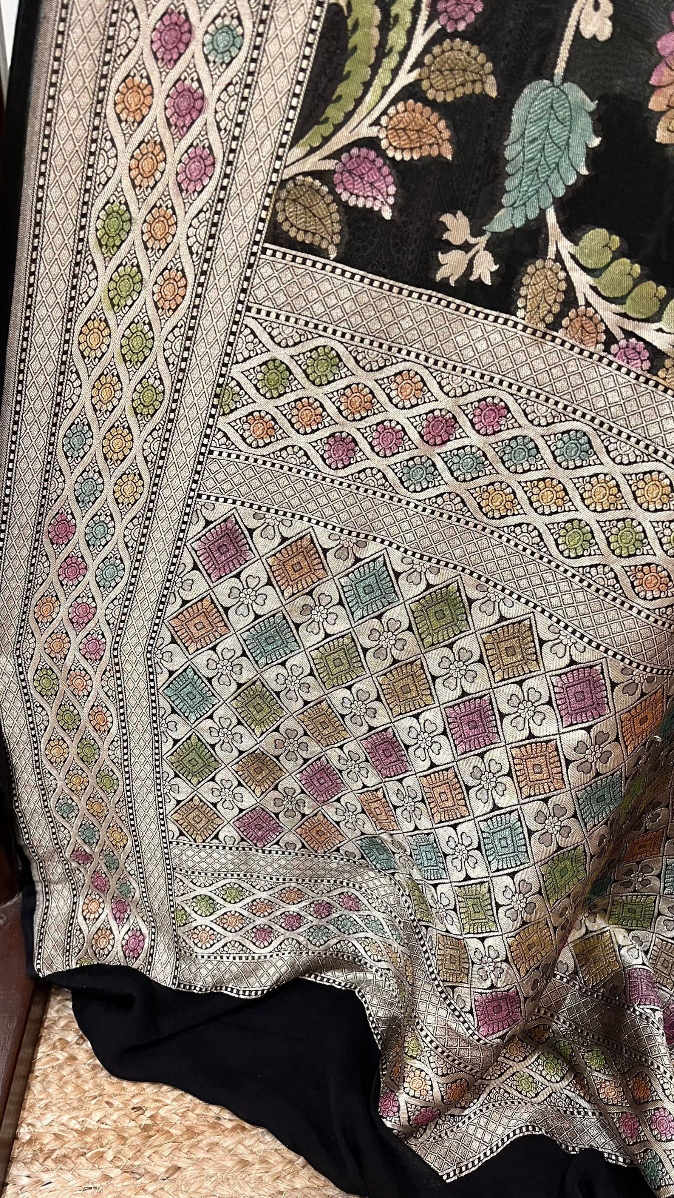 Khaddi Georgette Handloom Banarasi Saree - Water Zari