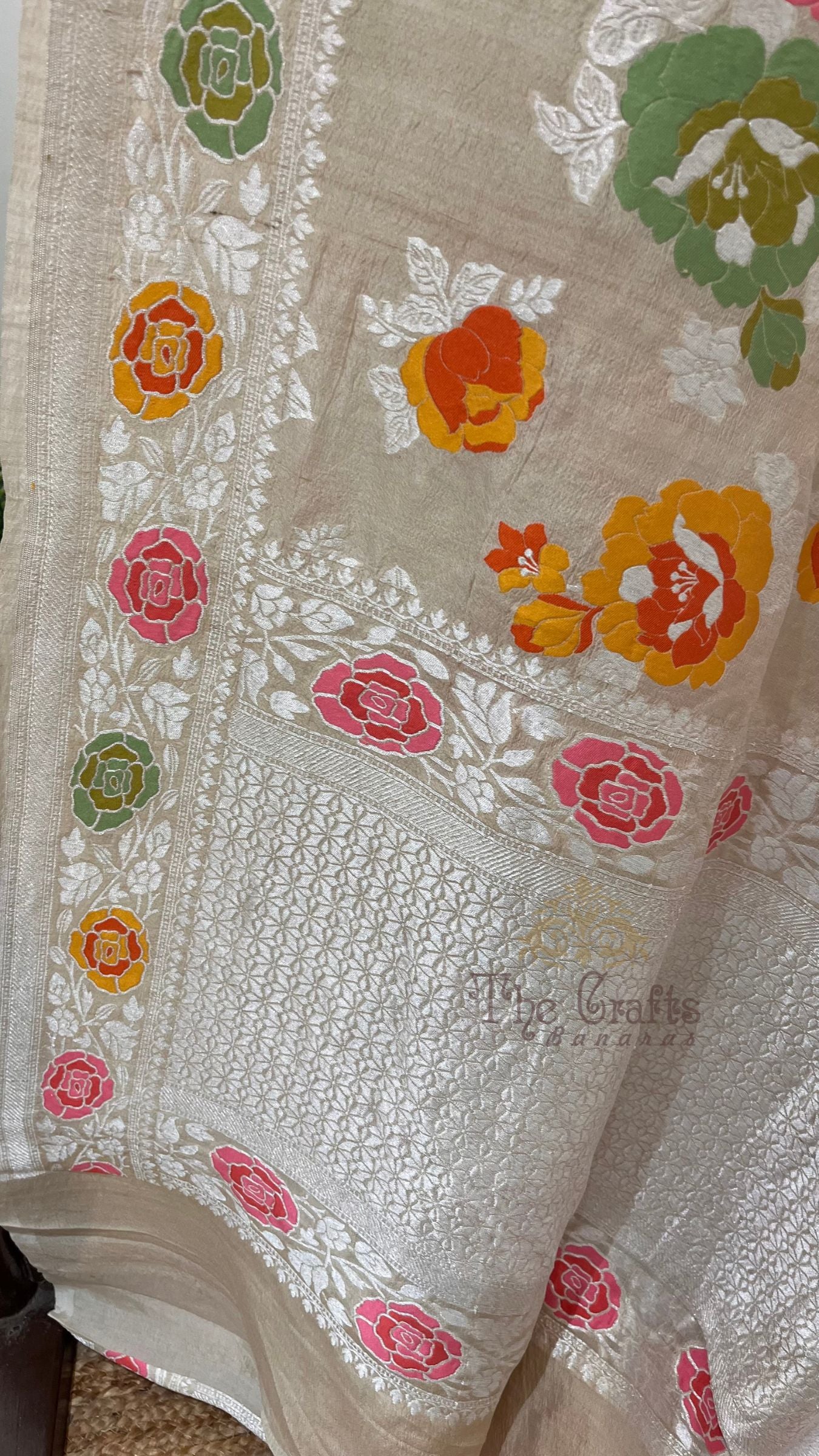 Tussar Georgette Handloom Banarasi Saree - Jaal with Meenakari