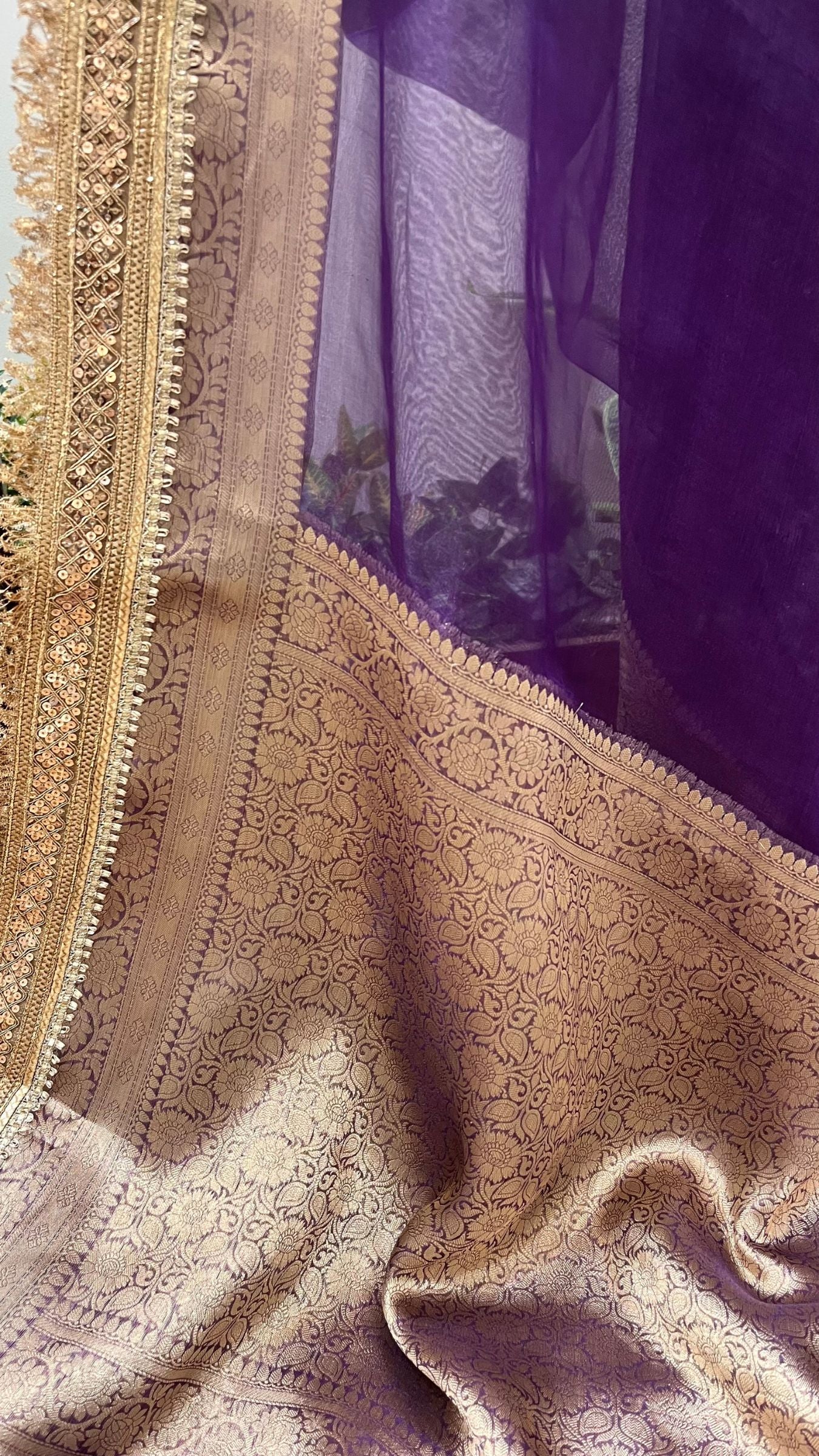 Pure Tissue Silk Handloom Banarasi Saree - with Lace Border