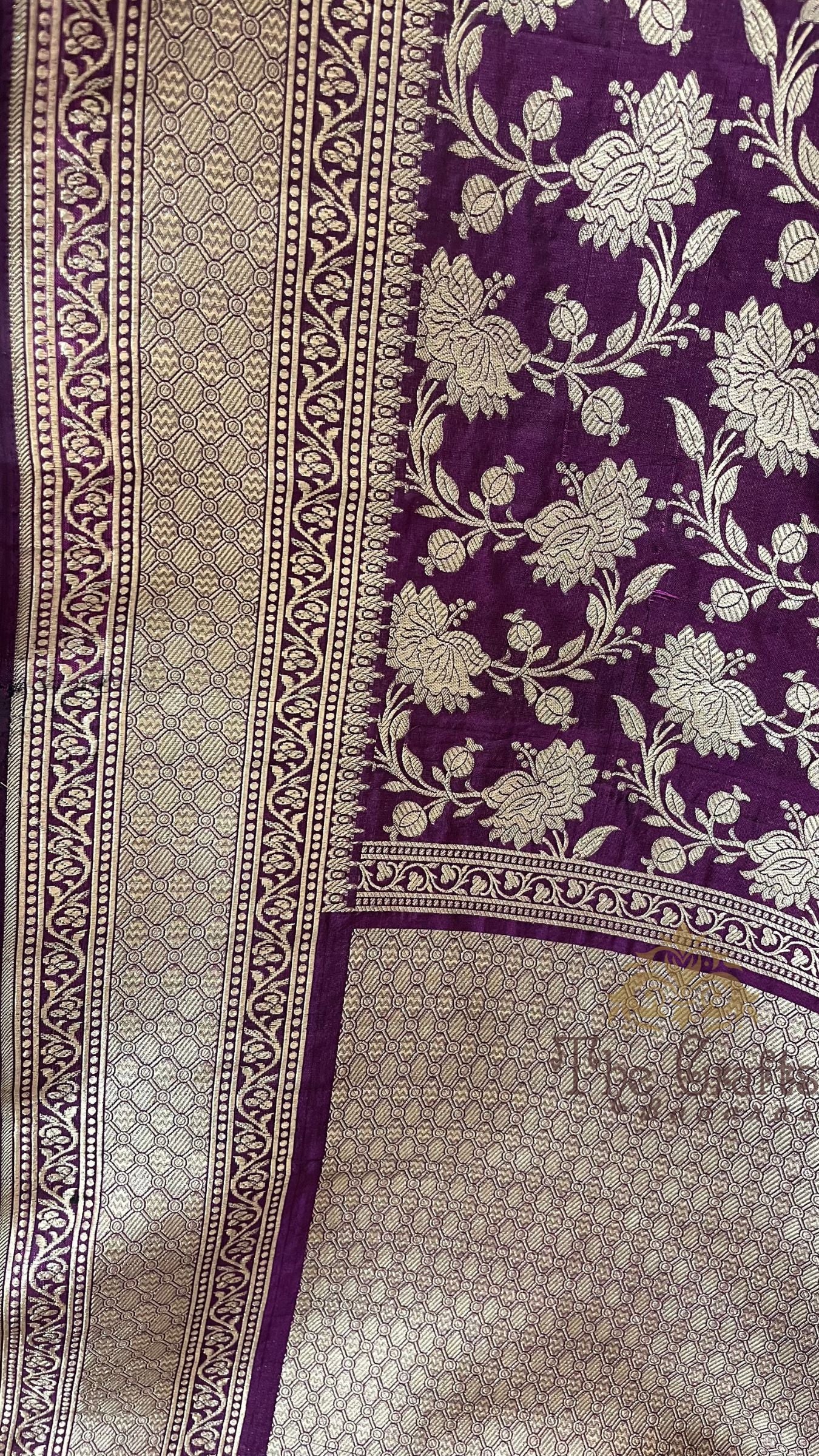 Pure Katan Silk Handloom Banarasi Saree - Jaal Work