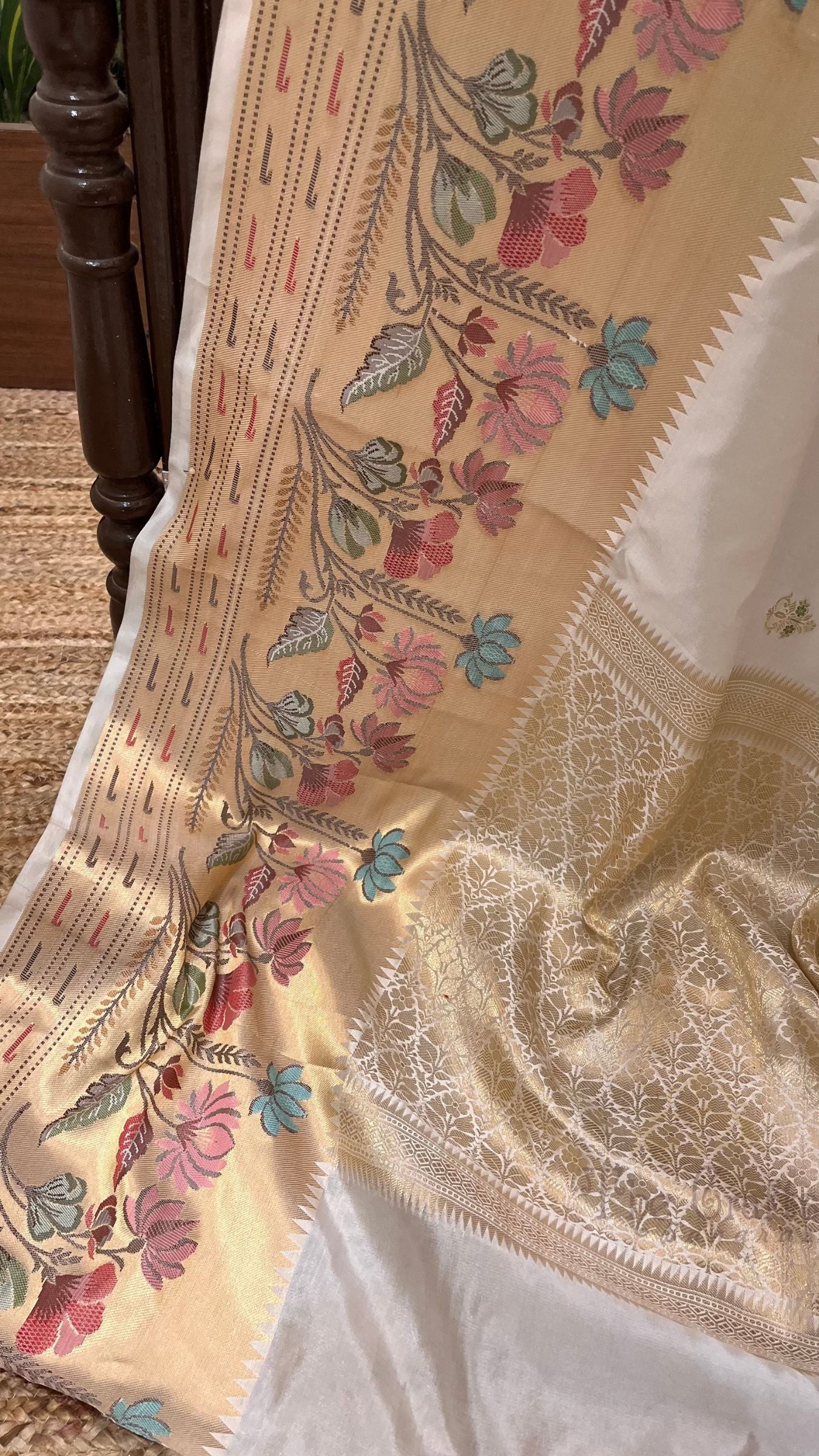 Pure Mango Silk Handloom Banarasi Saree - with Paithani Border
