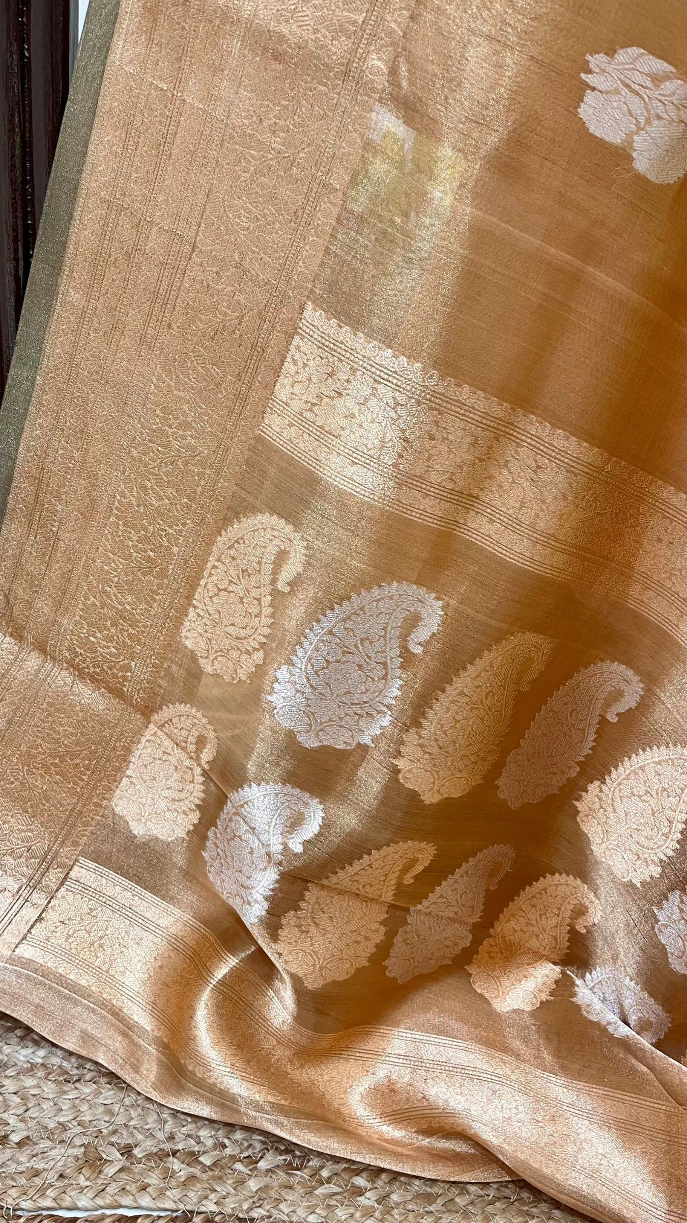 Pure Tissue Silk Handloom Banarasi Saree