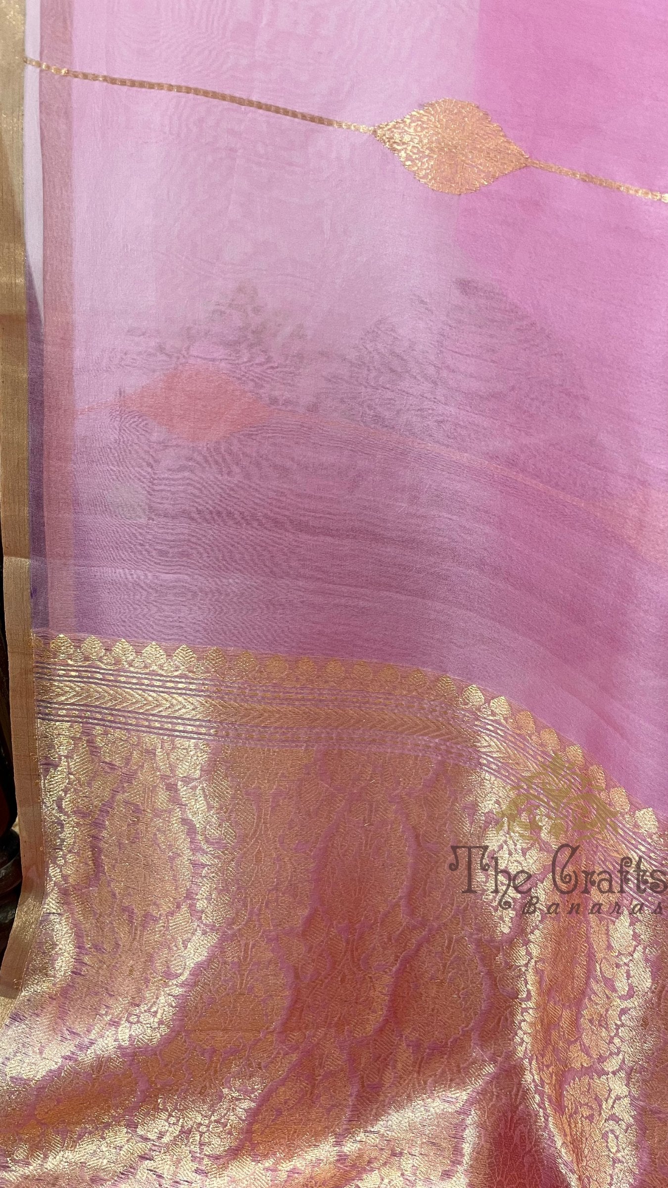 Pure Kora Silk Handloom Banarasi Saree - with kadhua motifs