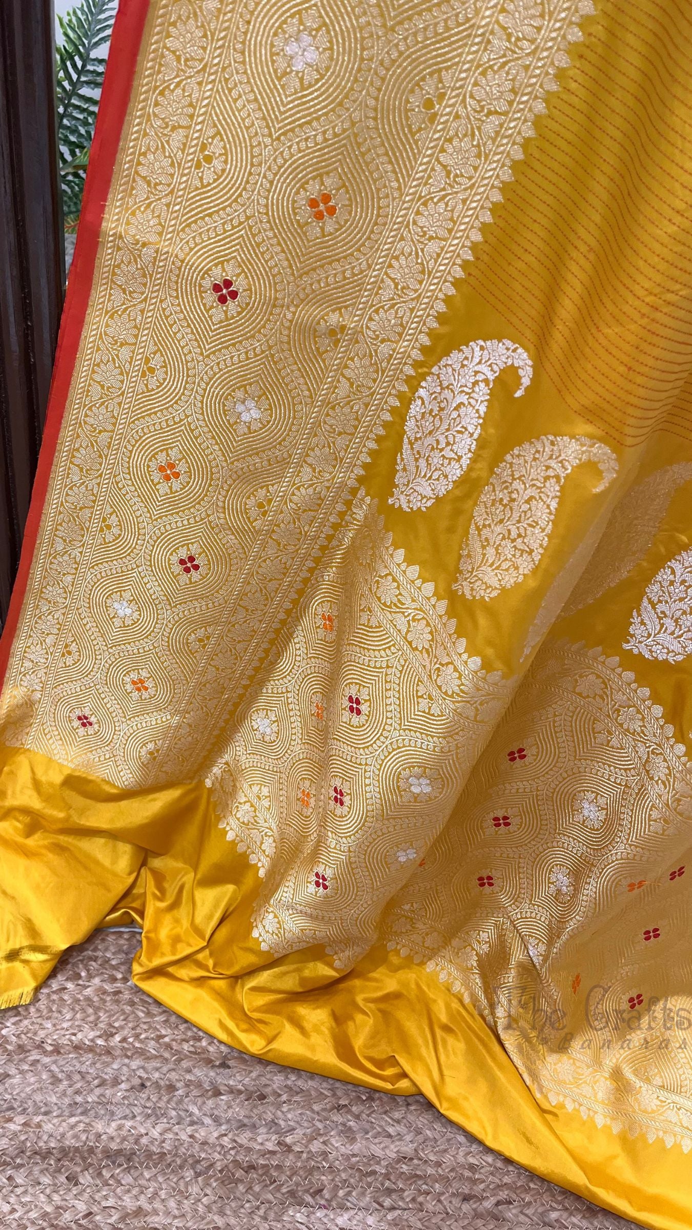 Pure Katan Silk Handloom Banarasi Saree - with kadhua meenakari motifs